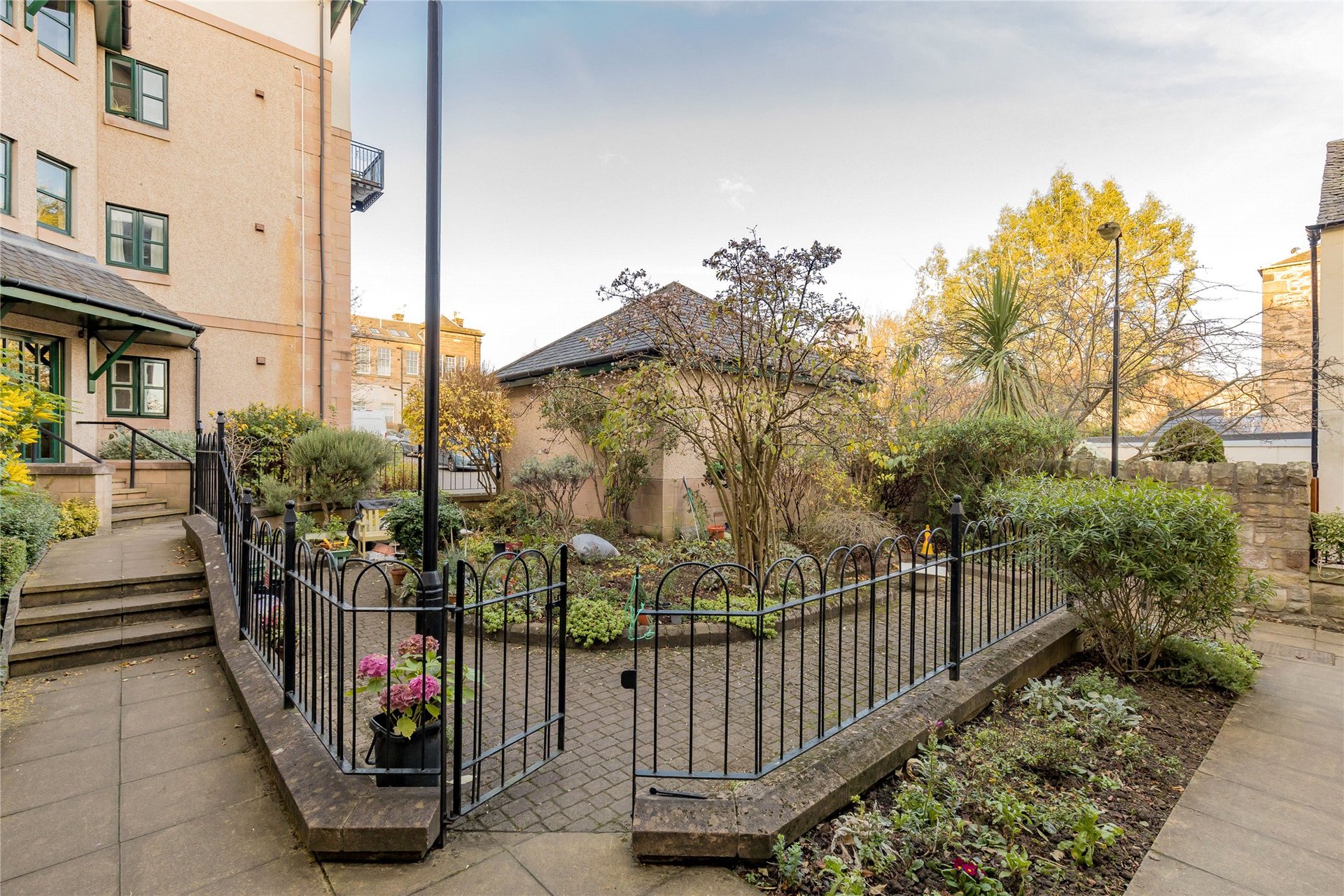 19/9 South Gray Street, Newington, Edinburgh, EH9 1TE - Picture #23