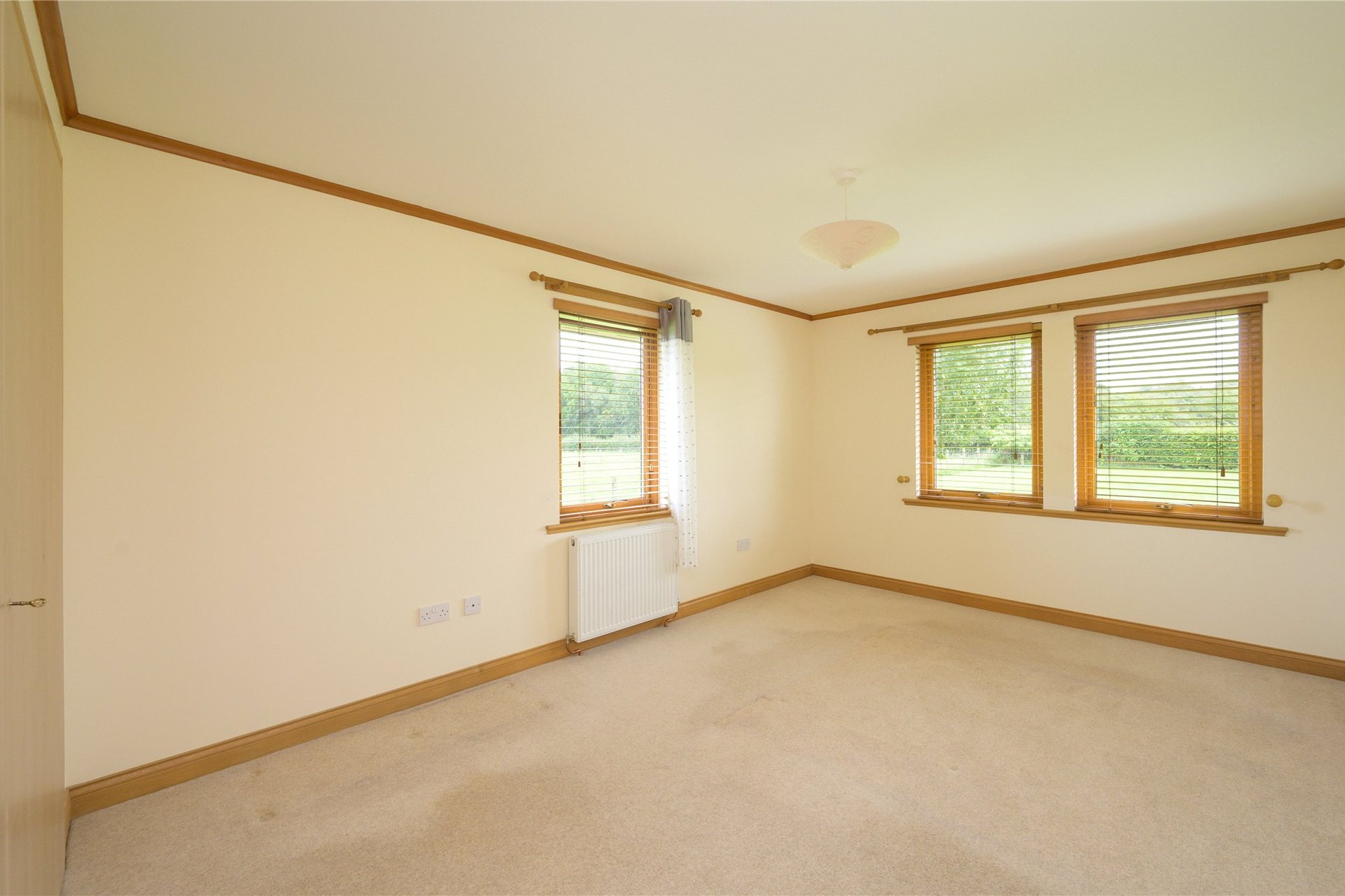 Beneveian, 1 West Mains Crofts, West Calder, West Lothian, EH55 8LD - Picture #19