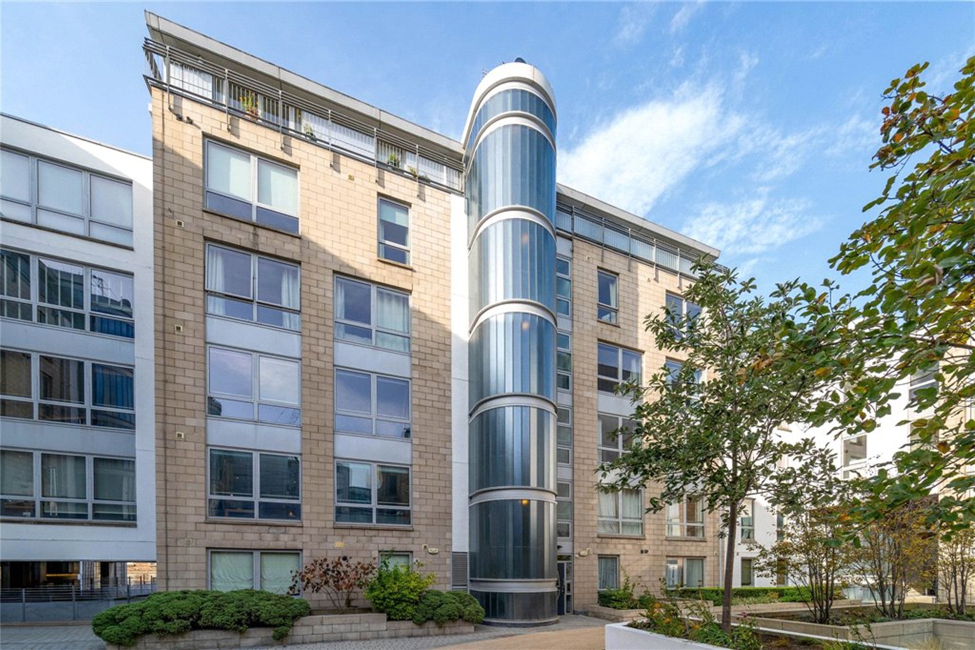 42/6 Gardners Crescent, Edinburgh, EH3 8DG - Picture #1
