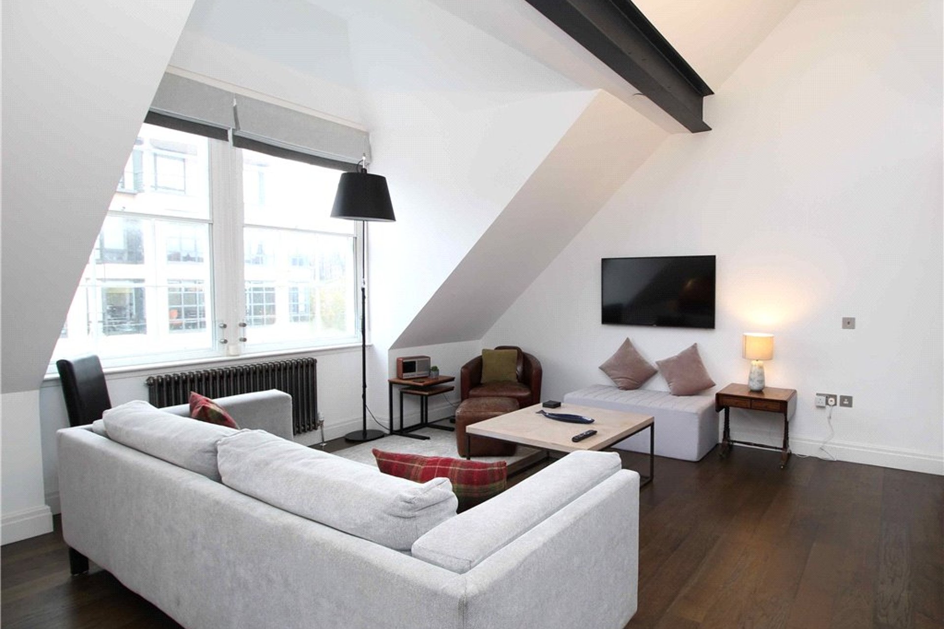 Flat 6, 2 Castle Street, Edinburgh, EH2 3AT - Picture #2