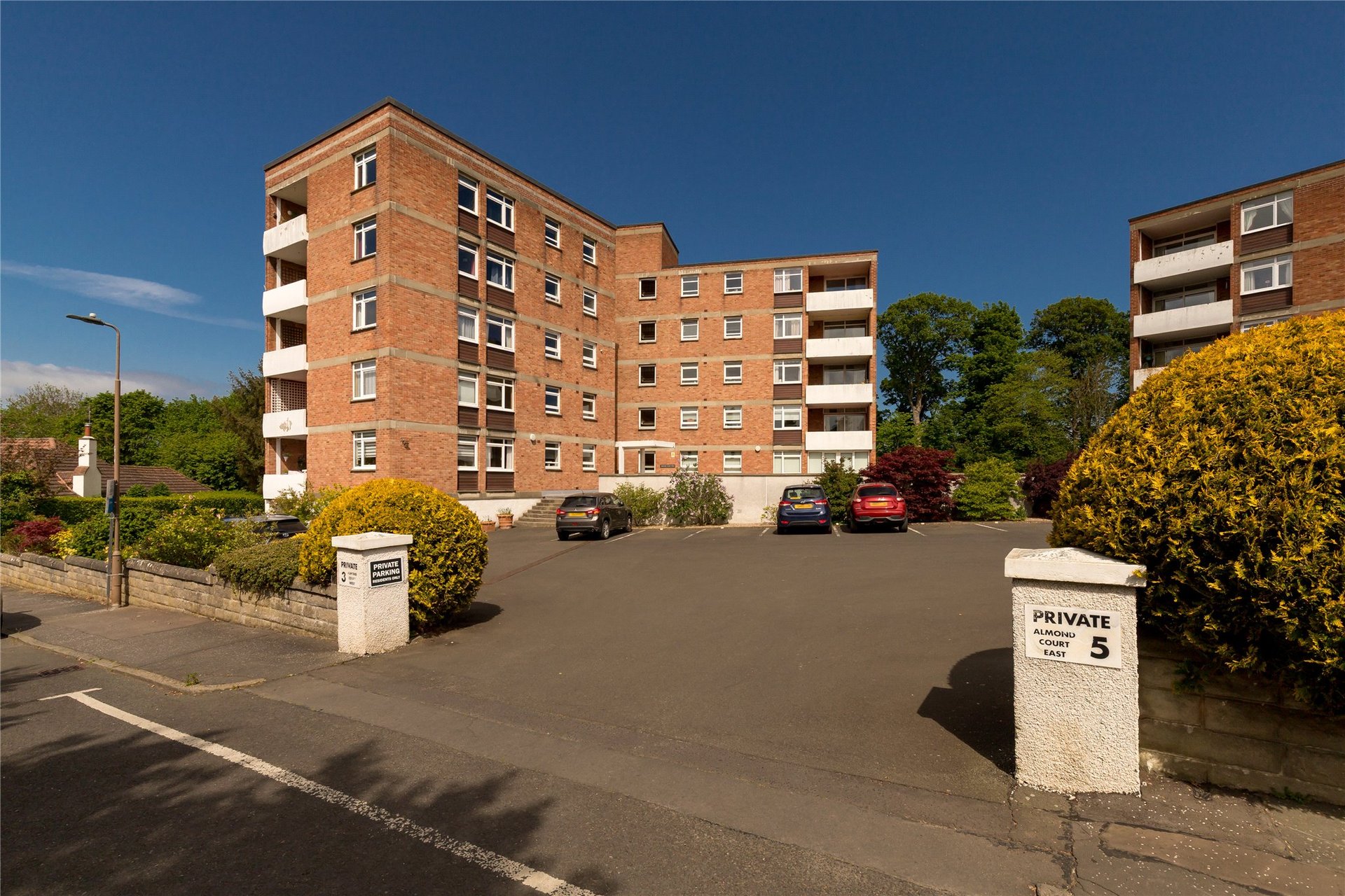 Flat 6, Almond Court West, 3 Braehead Park, Edinburgh, Midlothian, EH4 6AY - Picture #1
