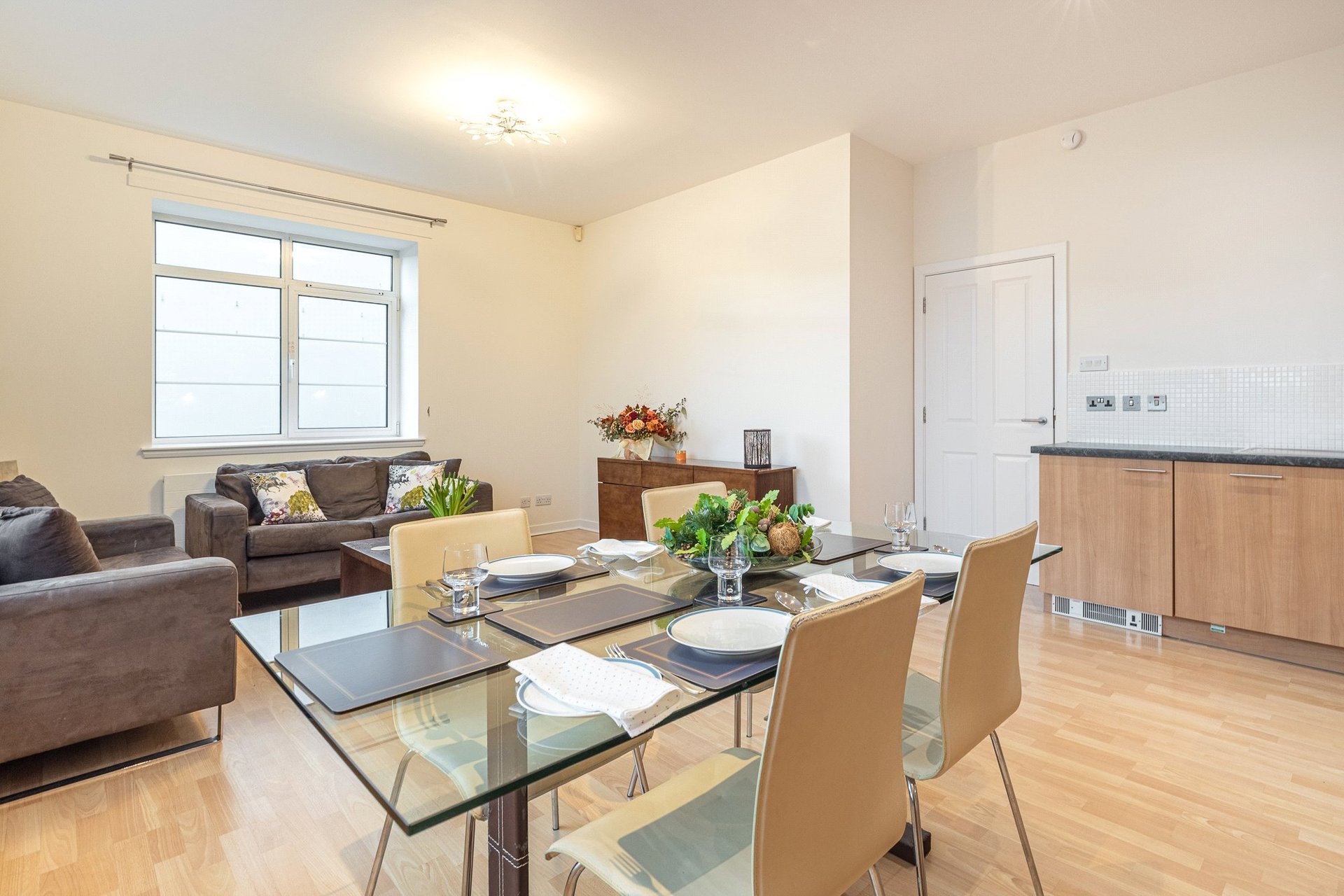 10 Canniesburn Quadrant, Bearsden, G61 1RW - Picture #3