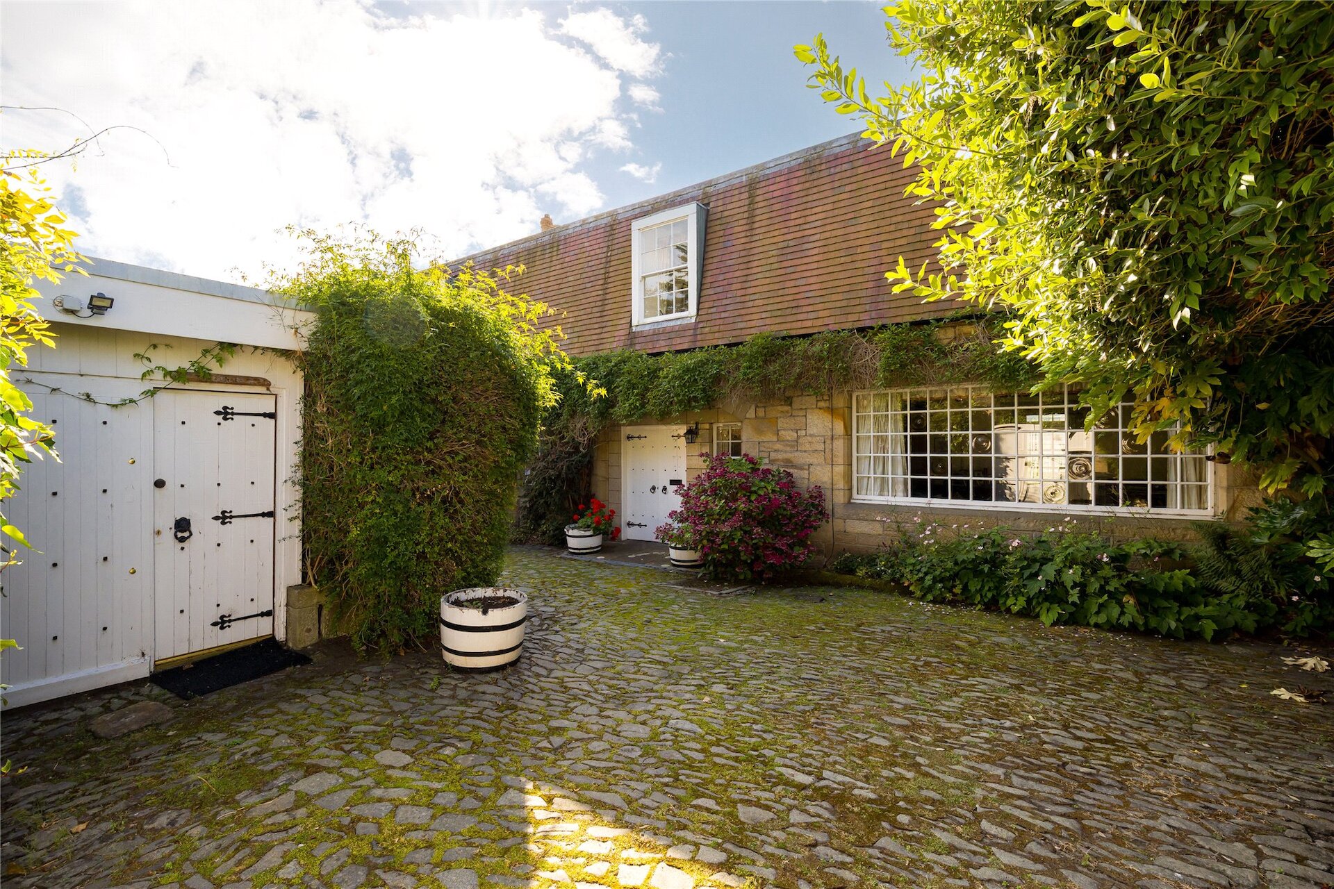 15 Blackford Road, Edinburgh, EH9 2DT - Picture #1