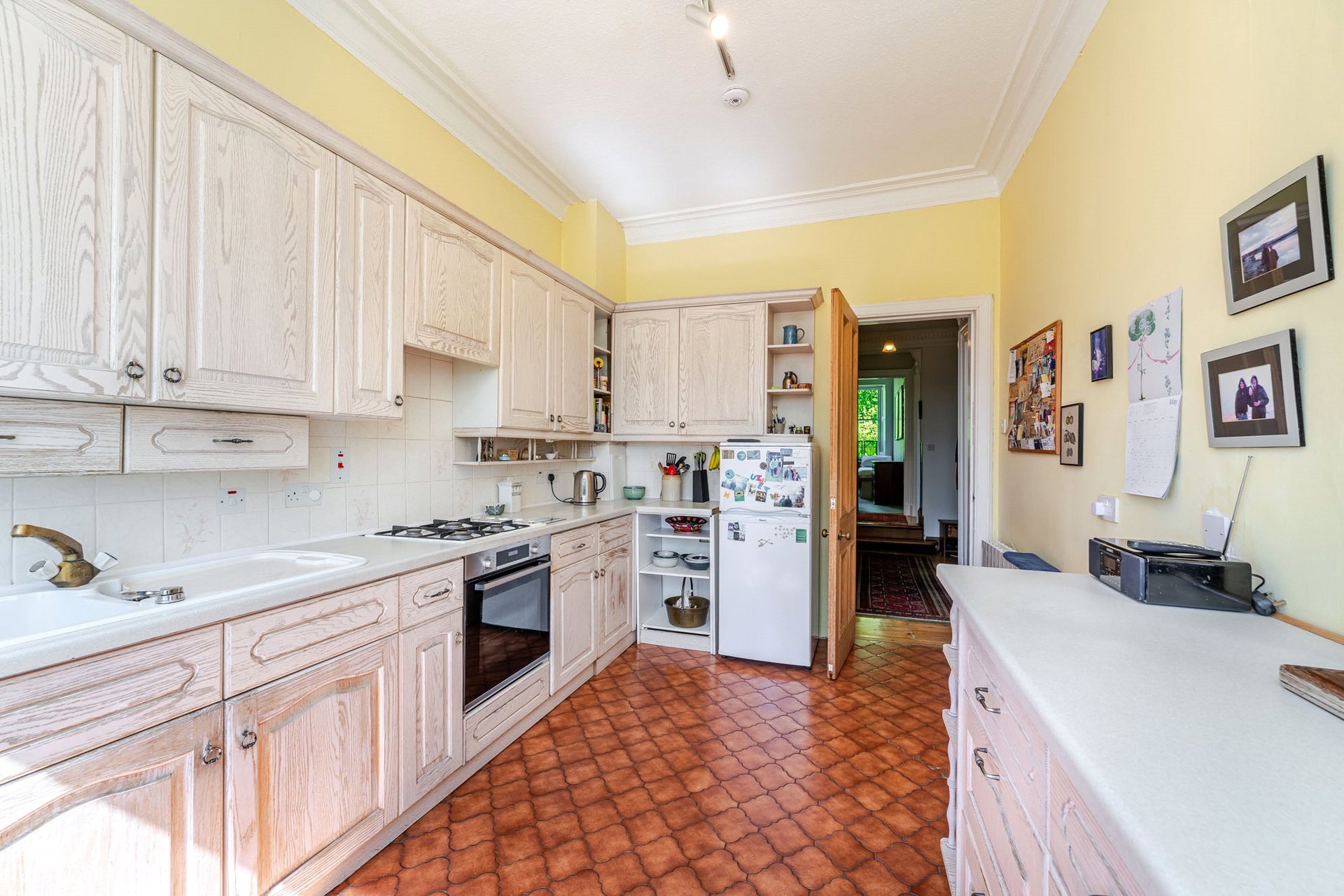 Upper Conversion 2/1, 30 Athole Gardens, Dowanhill, Glasgow, G12 9BD - Picture #10