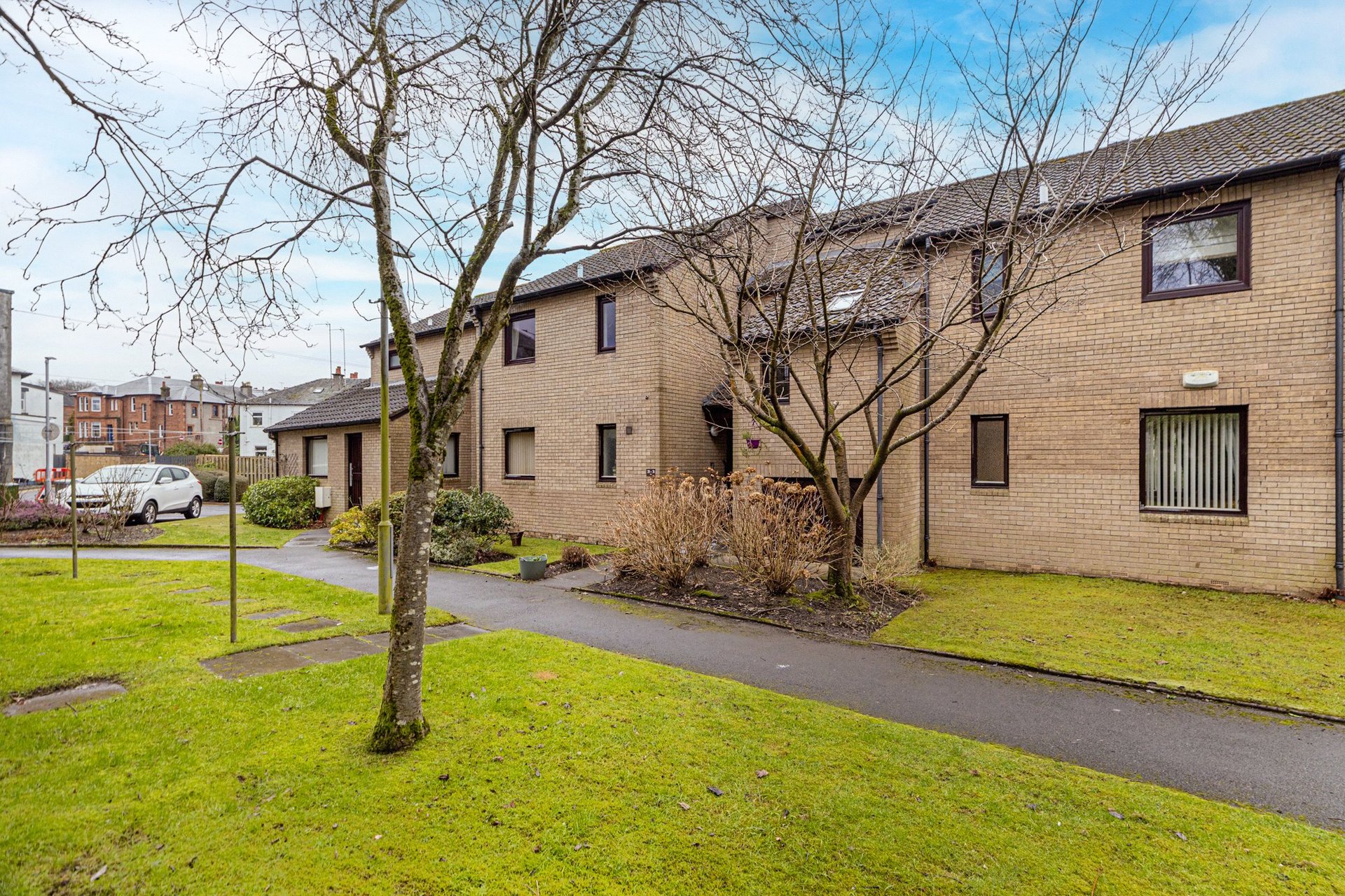 31 Windlaw Park Gardens, Glasgow, East Renfrewshire, G44 3QN - Picture #2