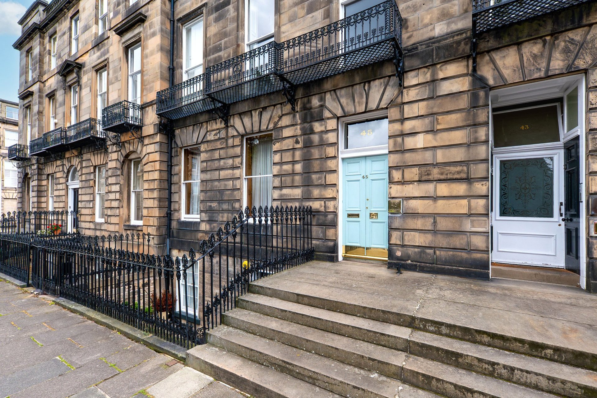 45/4 Manor Place, West End, Edinburgh, EH3 7EB - Picture #2