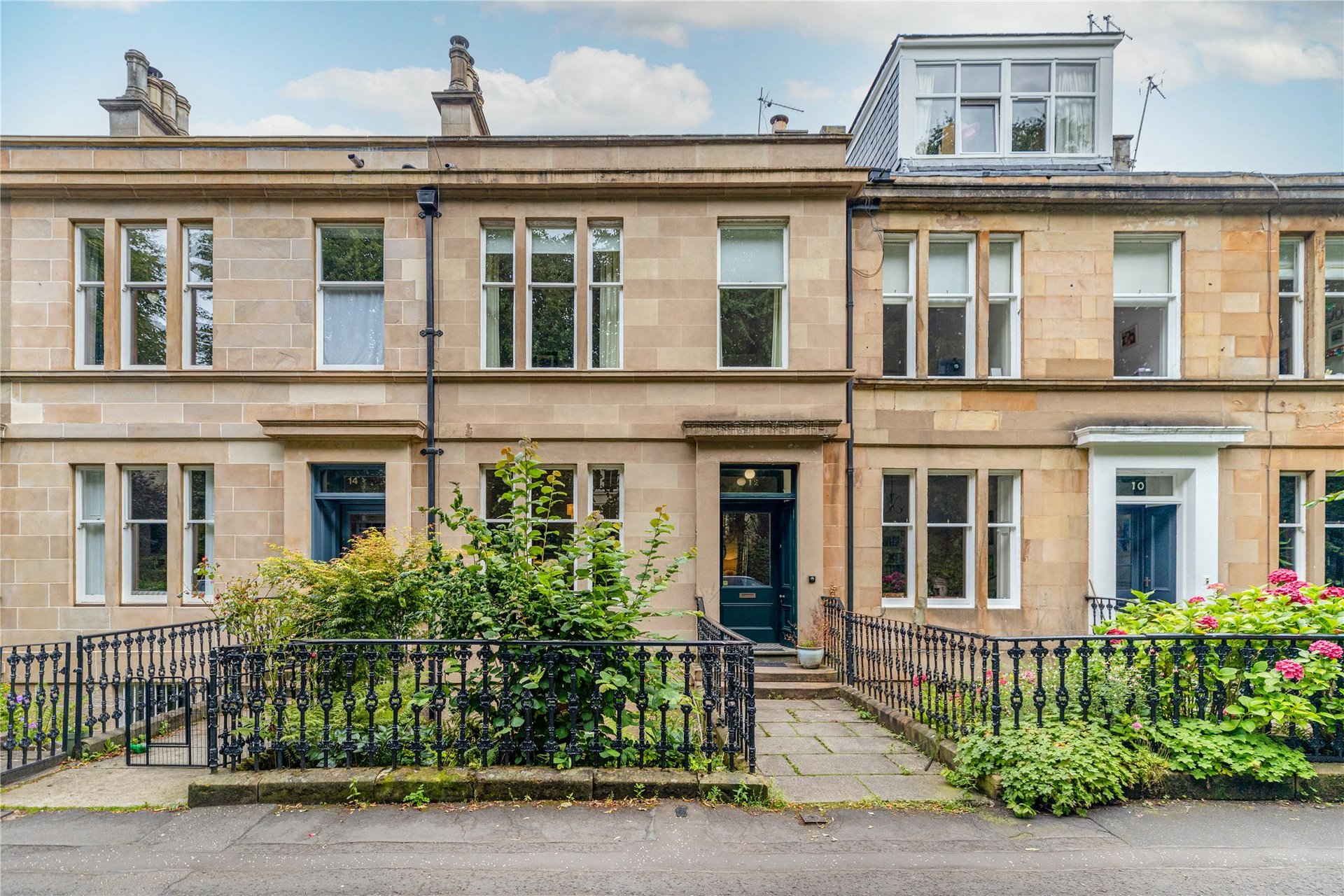 12 Hamilton Drive, Botanics, Glasgow, G12 8DR - Picture #2