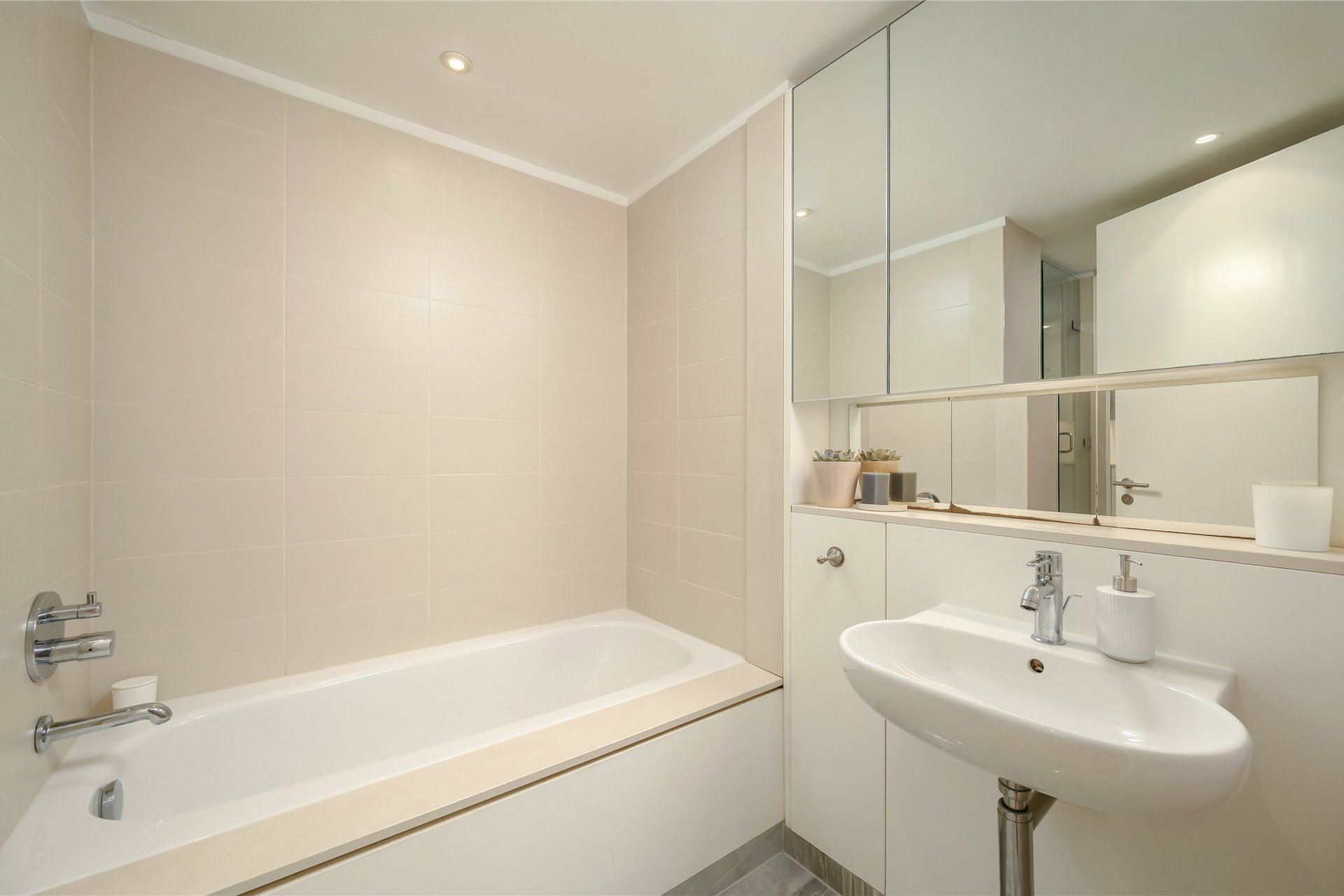 28/4 Simpson Loan, Quartermile, Edinburgh, EH3 9GG - Picture #10