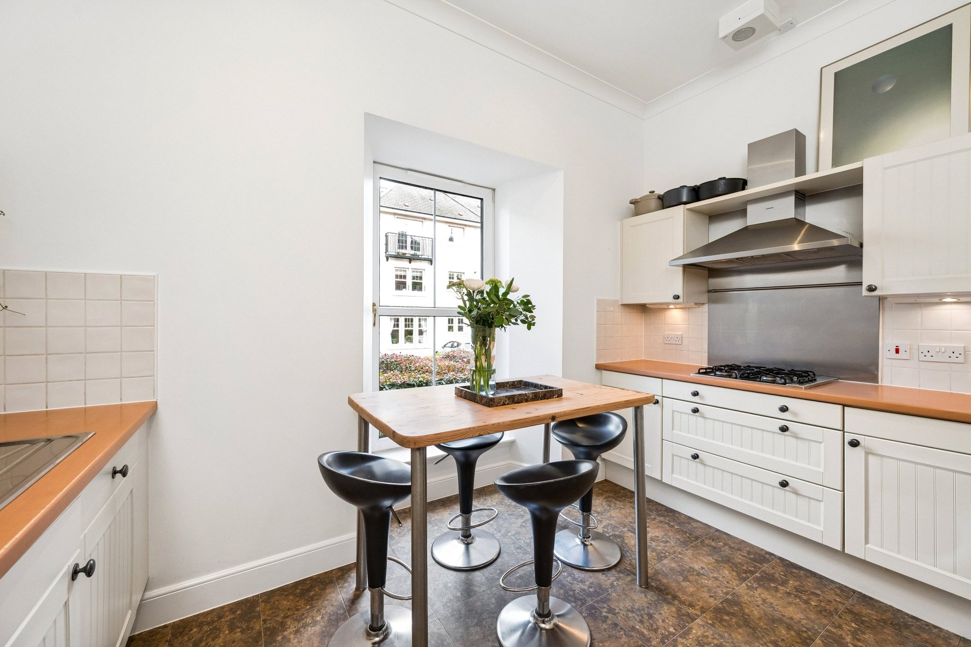 37 Littlejohn Road, Greenbank, Edinburgh, EH10 5GN - Picture #13