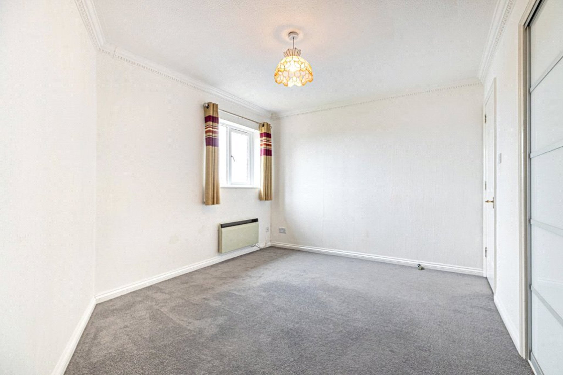 Flat 17 (Top), 12 Riverview Place, Waterfront, G5 8EH - Picture #12