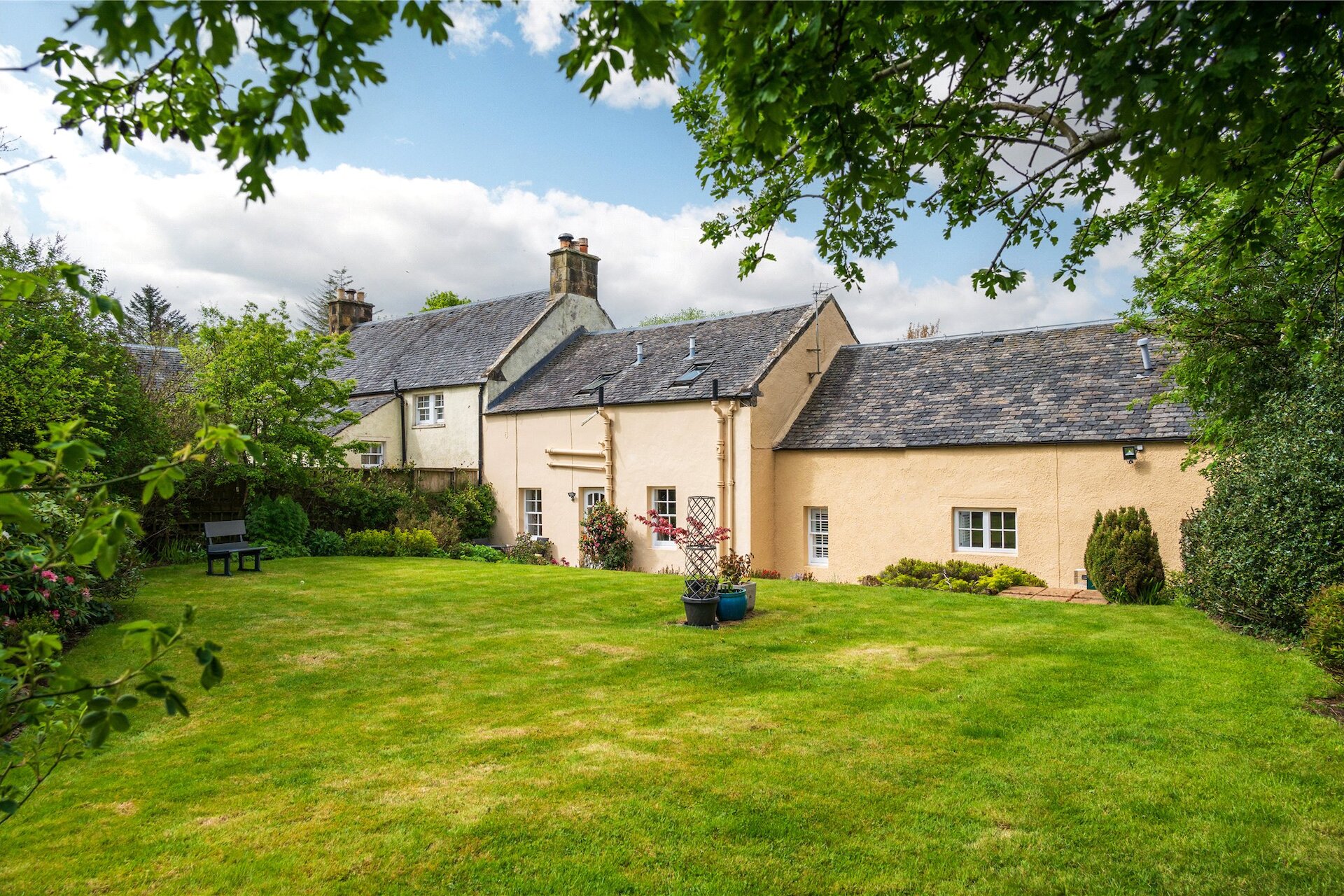 7 Howgate, Penicuik, Midlothian, EH26 8QB - Picture #1