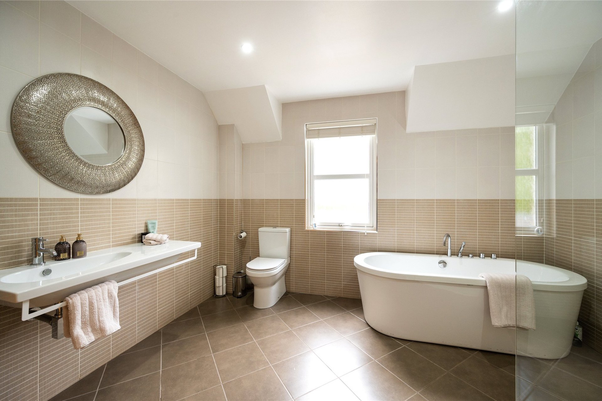 The Pines, Mauricewood, Penicuik, EH26 0NH - Picture #23