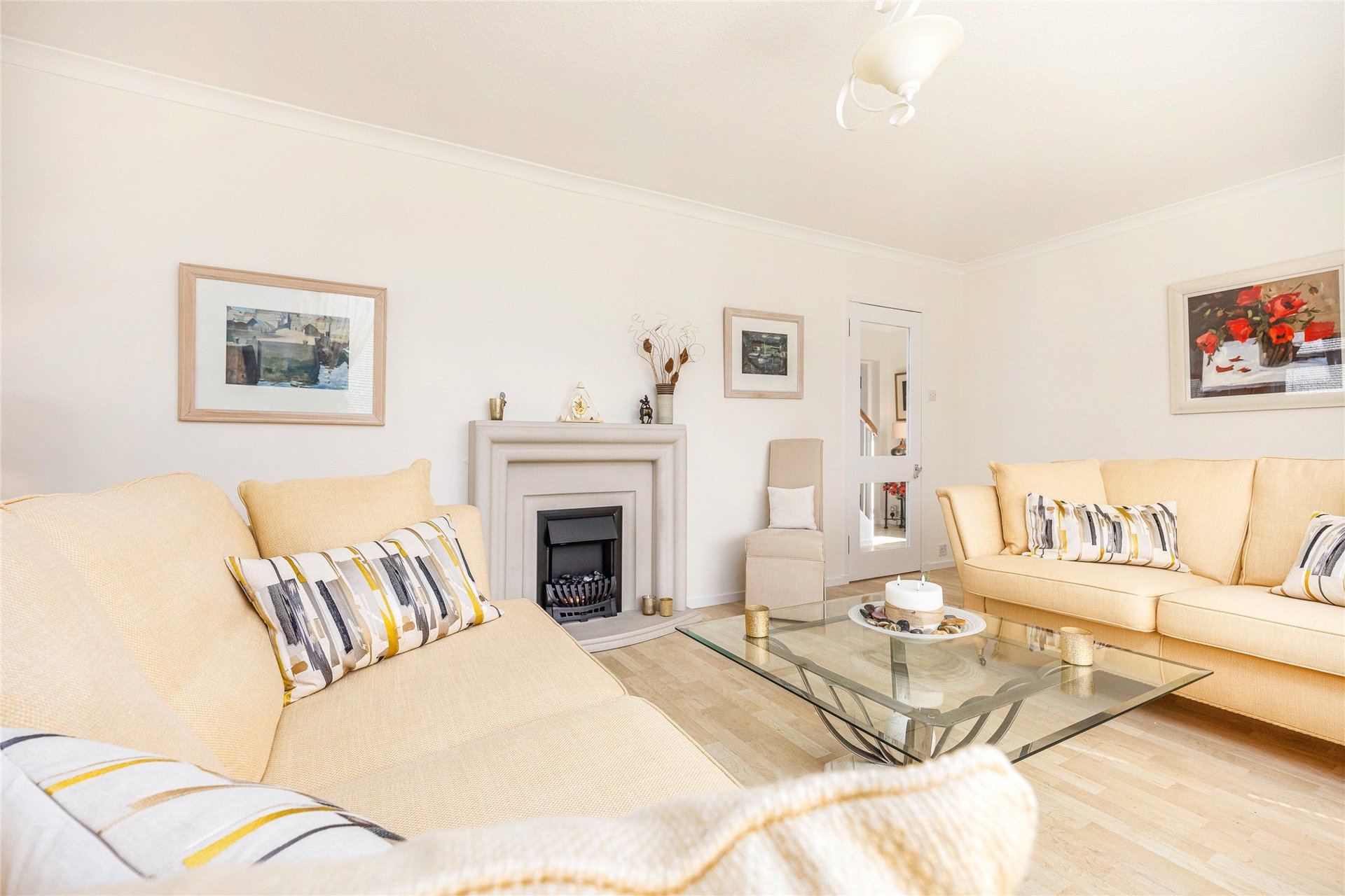 105 Stockiemuir Avenue, Bearsden, G61 3LX - Picture #4