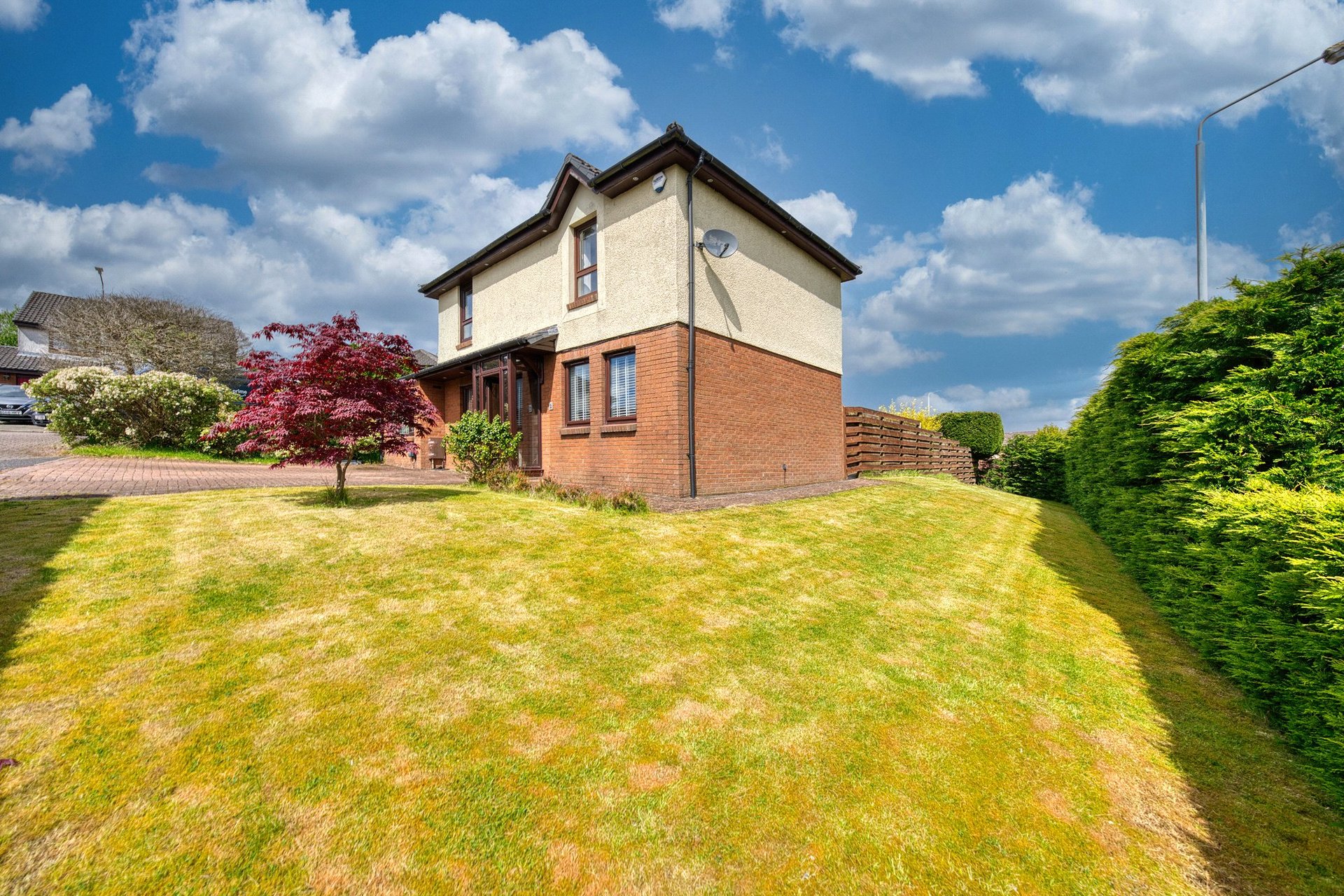2 Lewis Place, Newton Mearns, Glasgow, G77 6TG - Picture #2