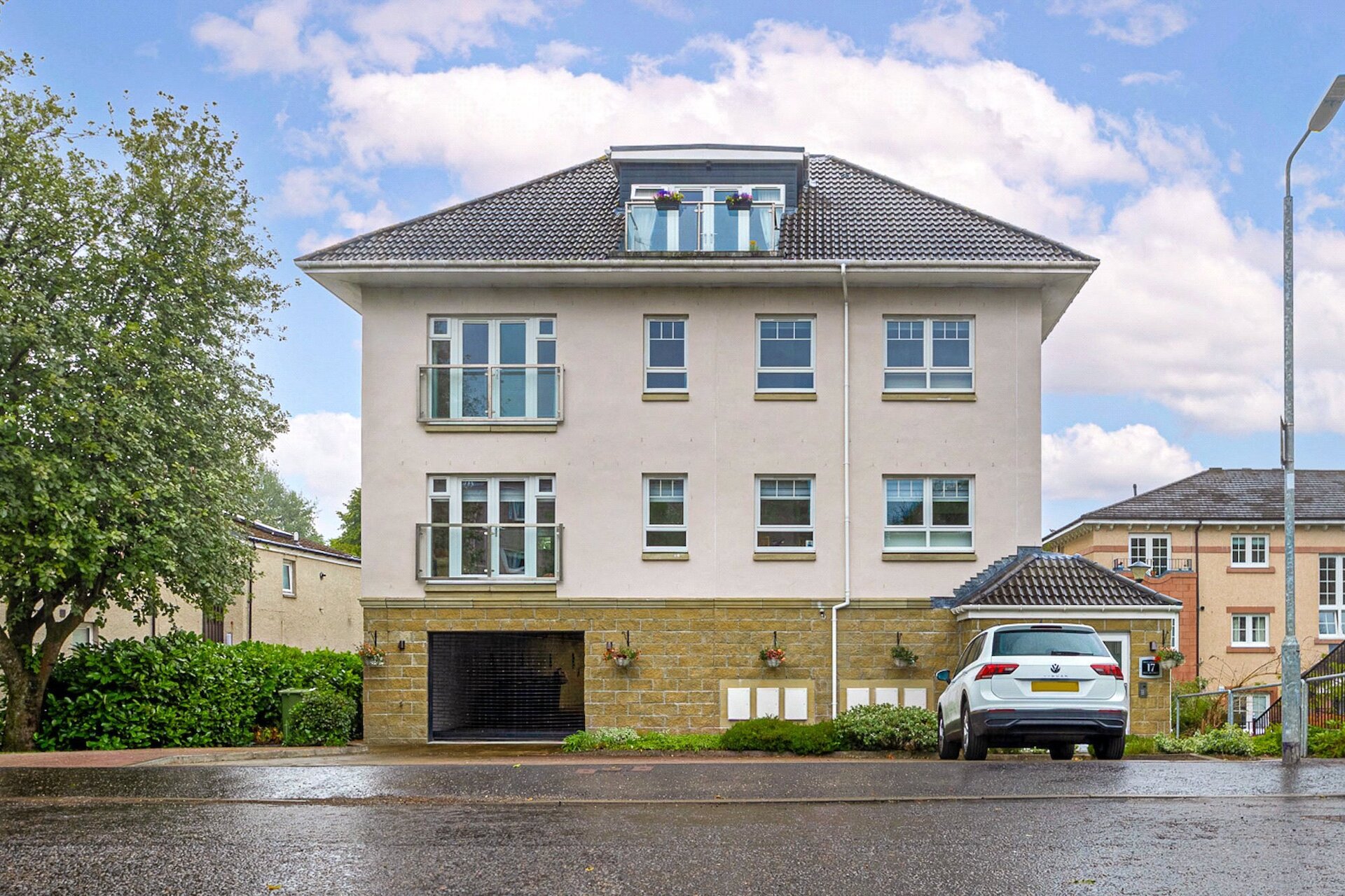 Highland Court Flat 5, 17 Sinclair Street, Milngavie, G62 8NU - Picture #1