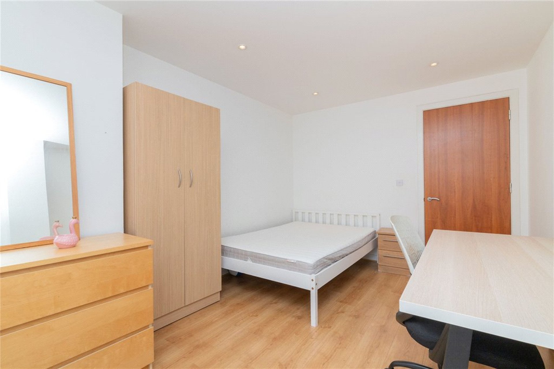 8/3, 1 Meadowside Quay Square, Glasgow, G11 6BS - Picture #19