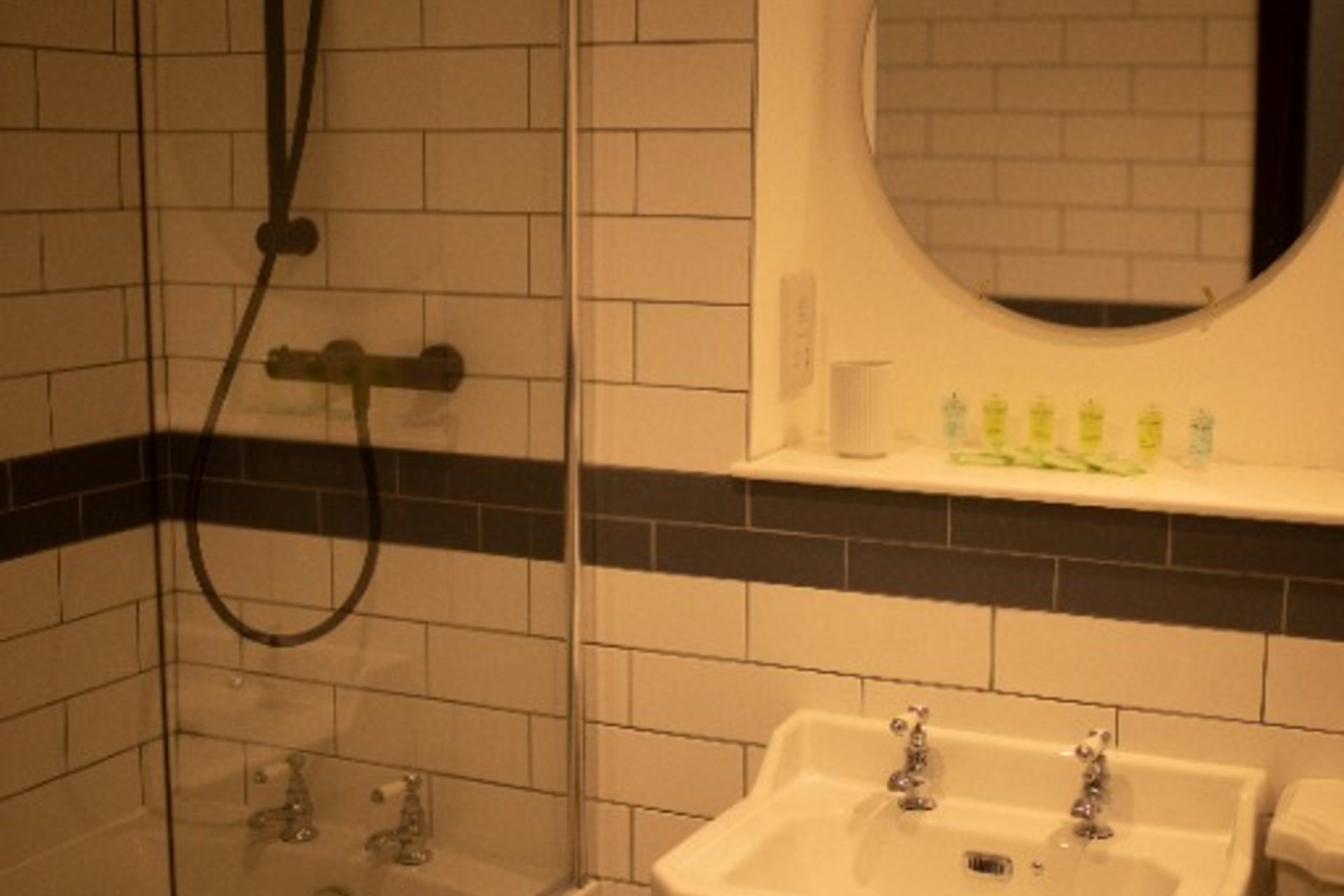 Outlaws, 53 Lanark Road, Slateford, Edinburgh, EH14 1TL - Picture #11