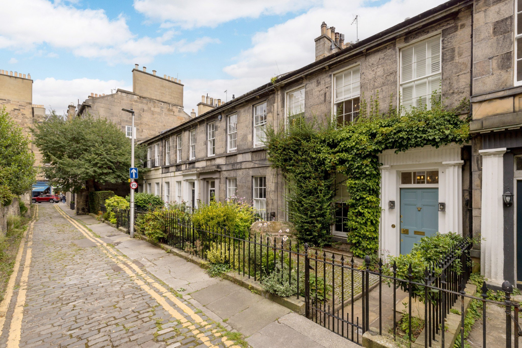 Property and street image from Raeburn Street, Edinburgh
