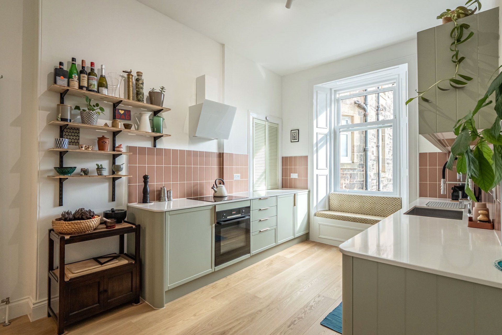 4/6 Kinghorn Place, Edinburgh, EH6 4BN - Picture #1