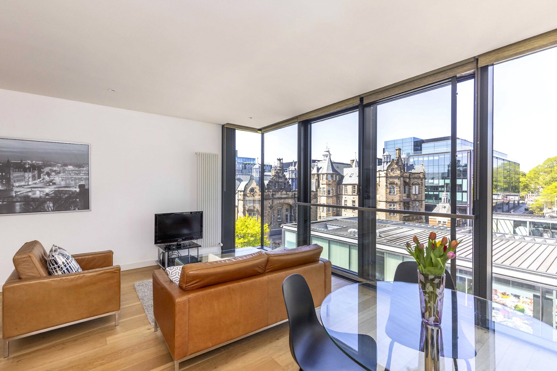 Flat 16, 18 Simpson Loan, Edinburgh, Midlothian, EH3 9GB - Picture #1