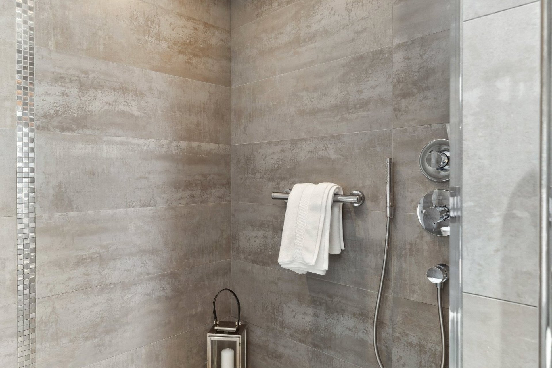 Tigh Geal, Station Road, Rhu, Helensburgh, Argyll and Bute, G84 8LW - Picture #52