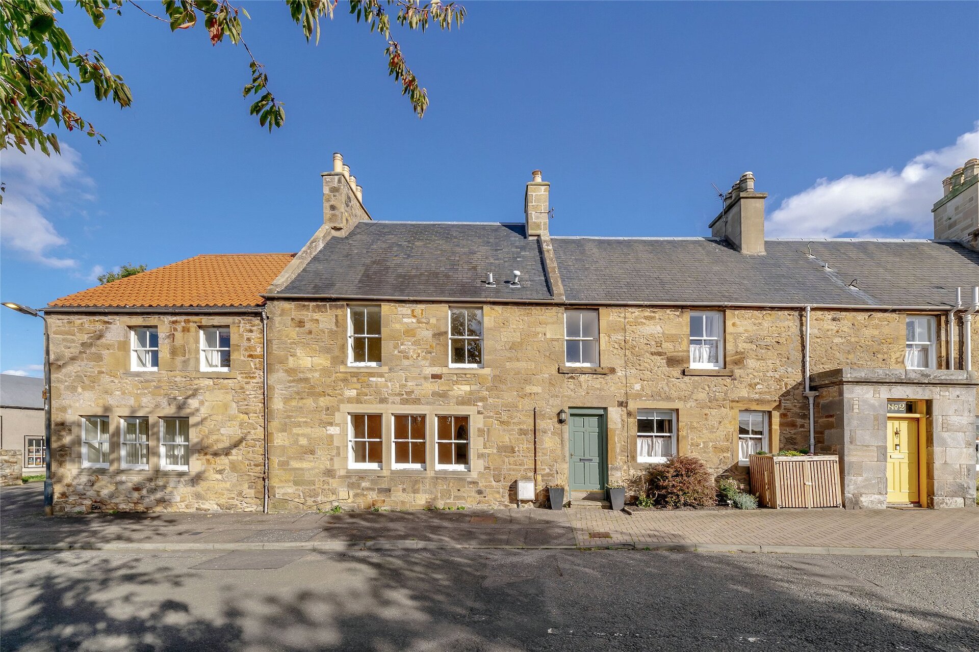 4 Hill Road, Pathhead, Midlothian, EH37 5RD - Picture #1