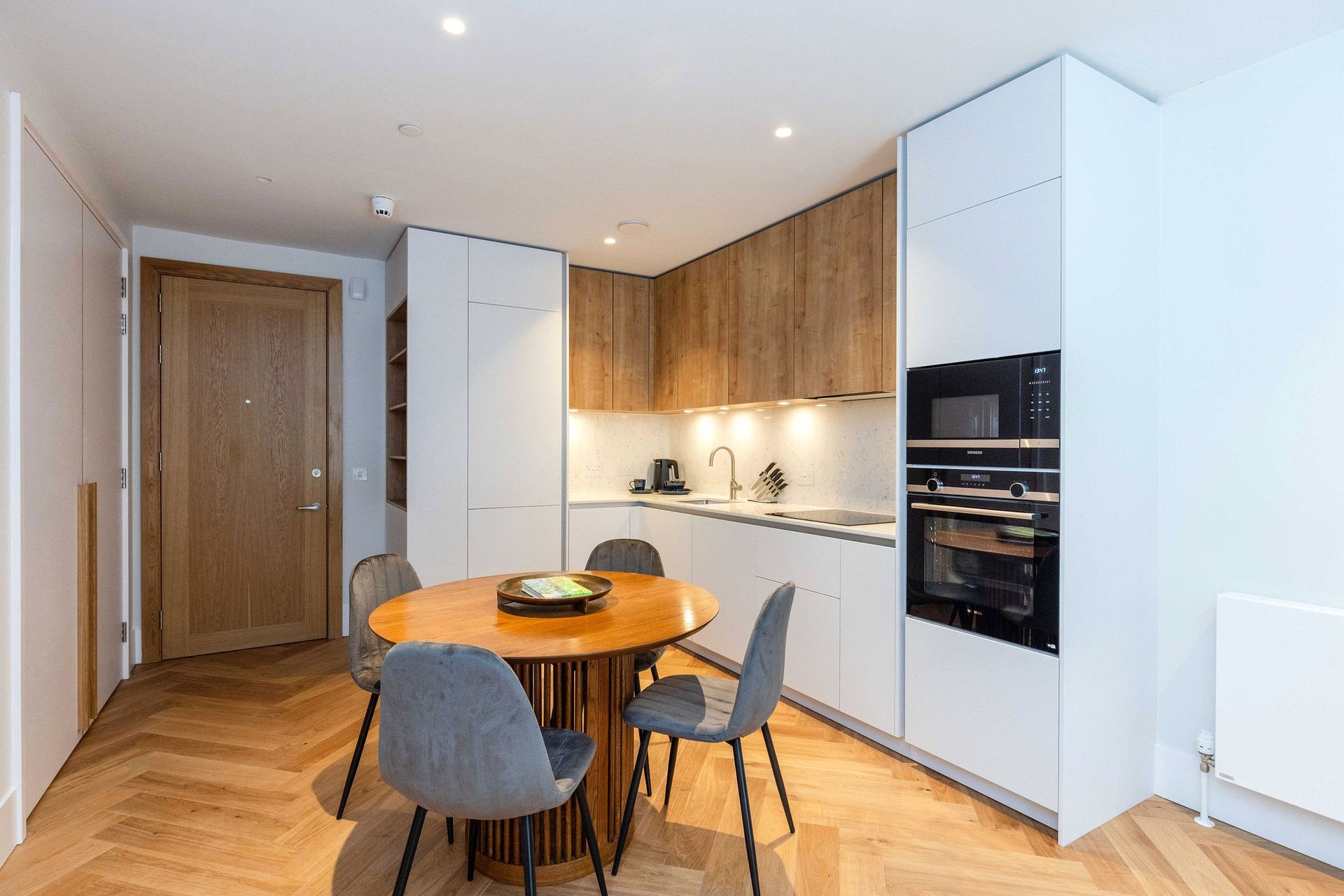 Flat 8 (Pavilion C), 1 Elder Street, Edinburgh, Midlothian, EH1 3BS - Picture #2