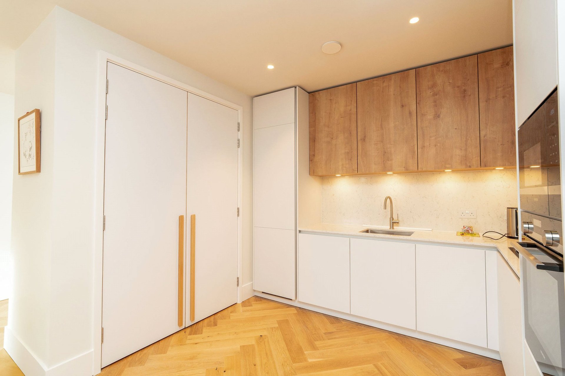 Flat 58 (Pavilion A), 1 St James Place, Edinburgh, Midlothian, EH1 3BP - Picture #4