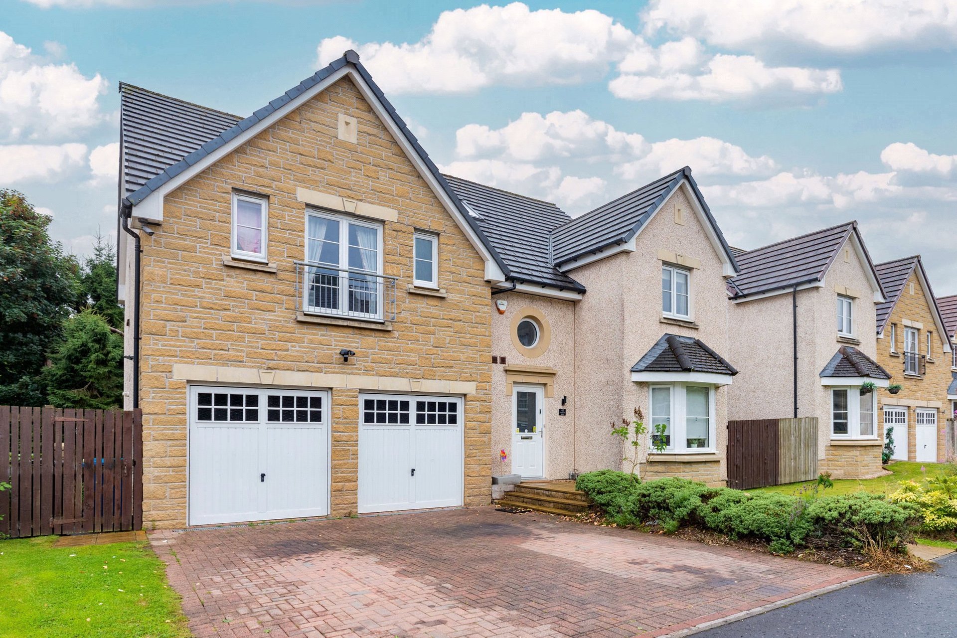 48 Foxglove Road, Newton Mearns, Glasgow, G77 6FP - Picture #2