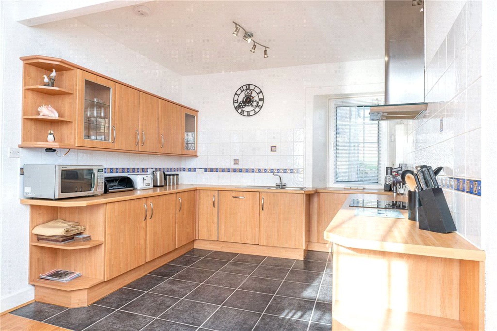 Maime’s Harbour View, 7, East Shore, Pittenweem, Anstruther, KY10 2NQ - Picture #7