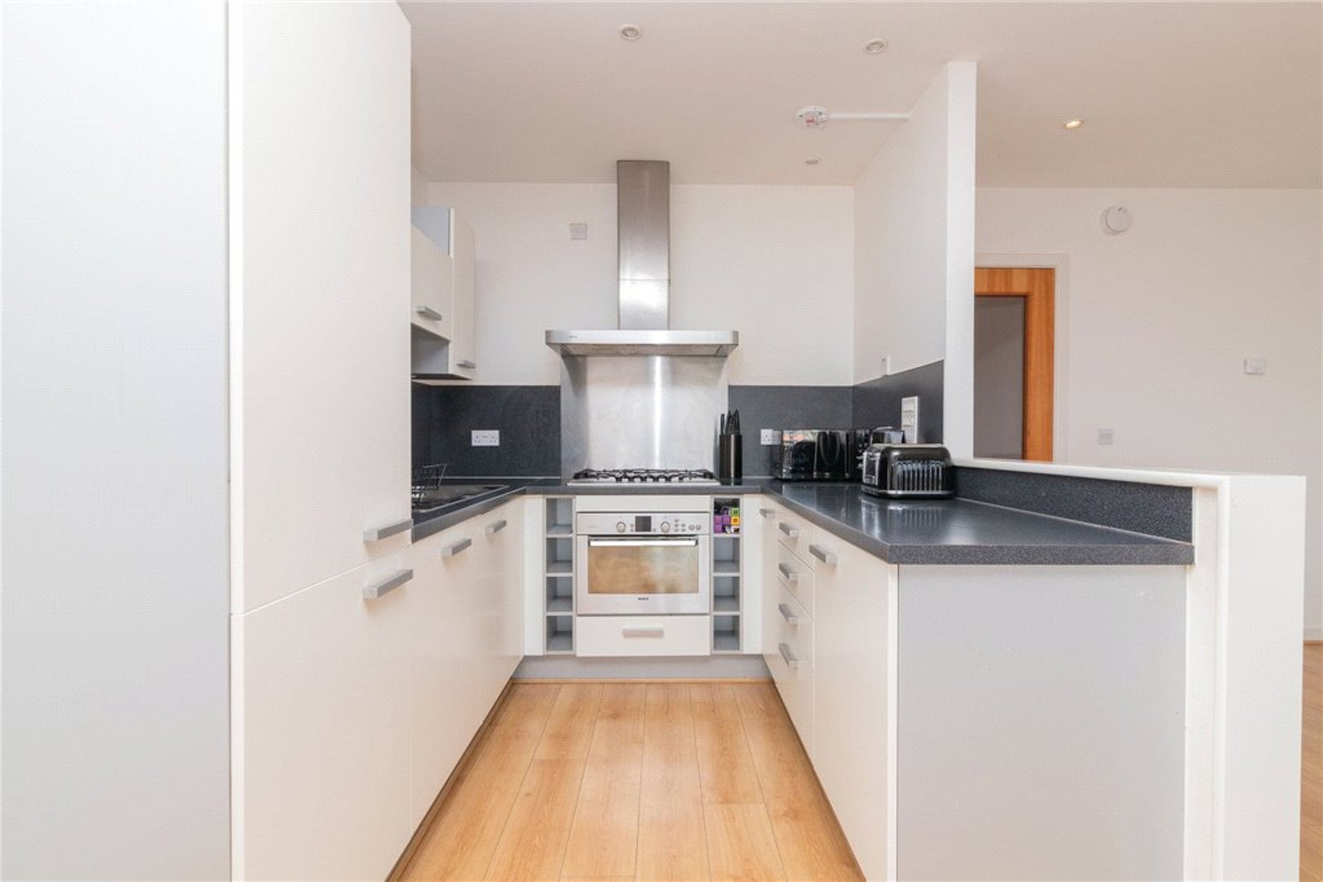 8/3, 1 Meadowside Quay Square, Glasgow, G11 6BS - Picture #9