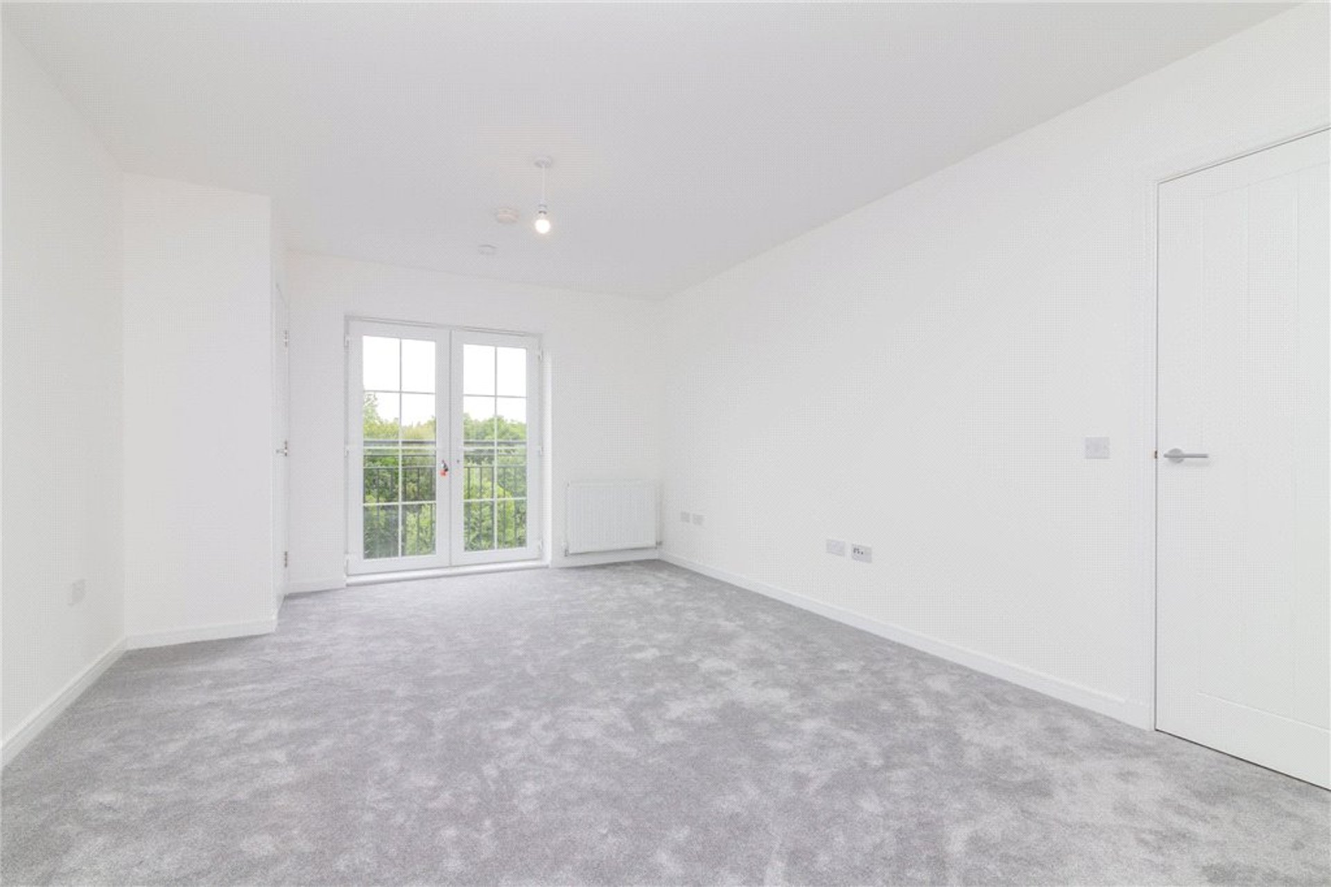 Flat 3/2, 233B Thornliebank Road, Glasgow, G46 7RG - Picture #2