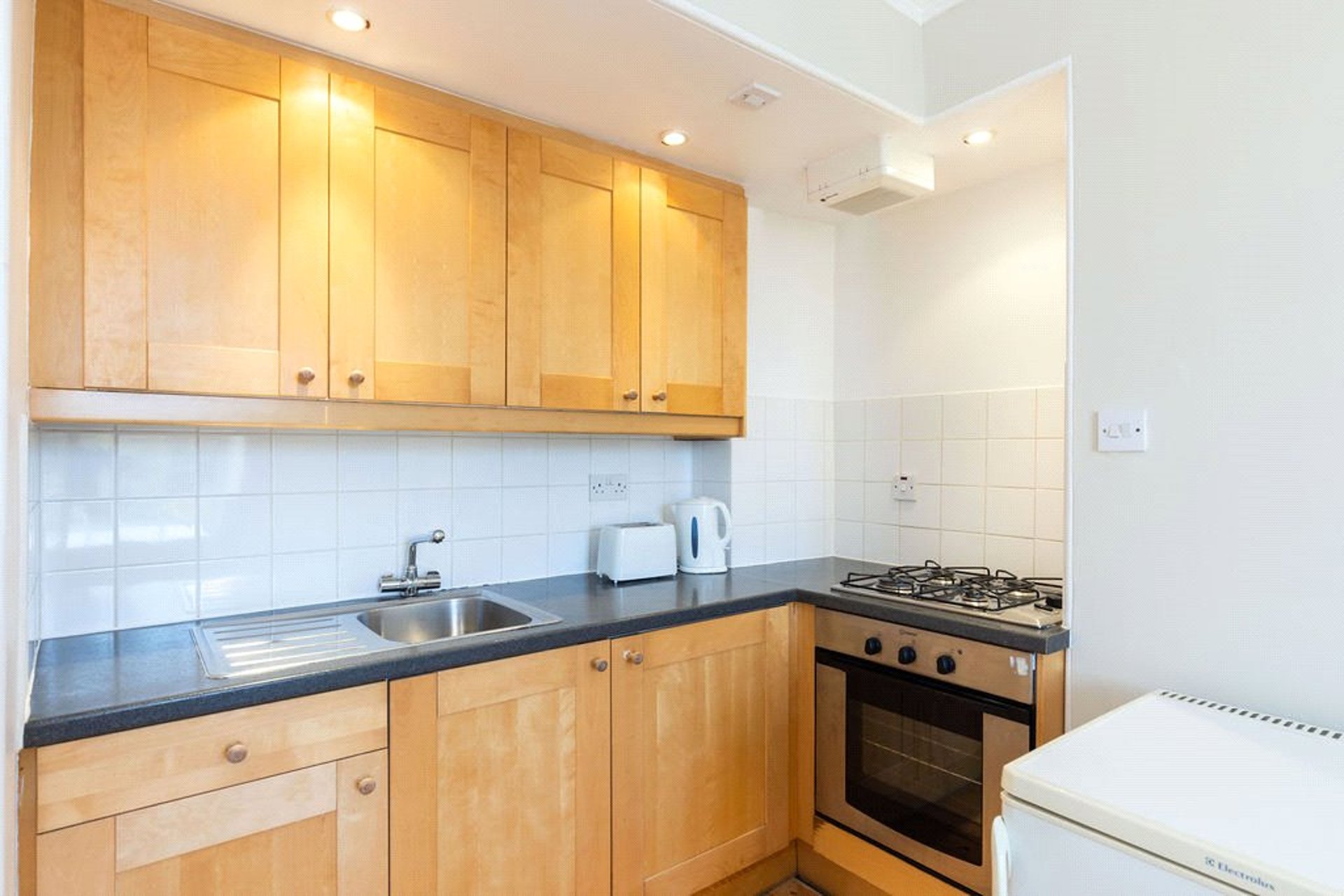 Flat 2, 26 Calton Hill, Calton Hill, Edinburgh, EH1 3BJ - Picture #5