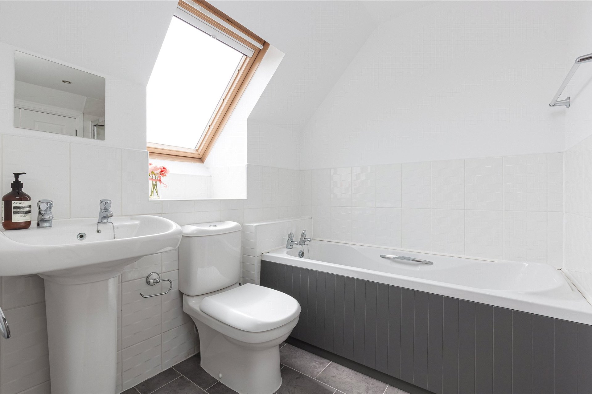 18 Brighouse Park Drive, Edinburgh, EH4 6QG - Picture #17