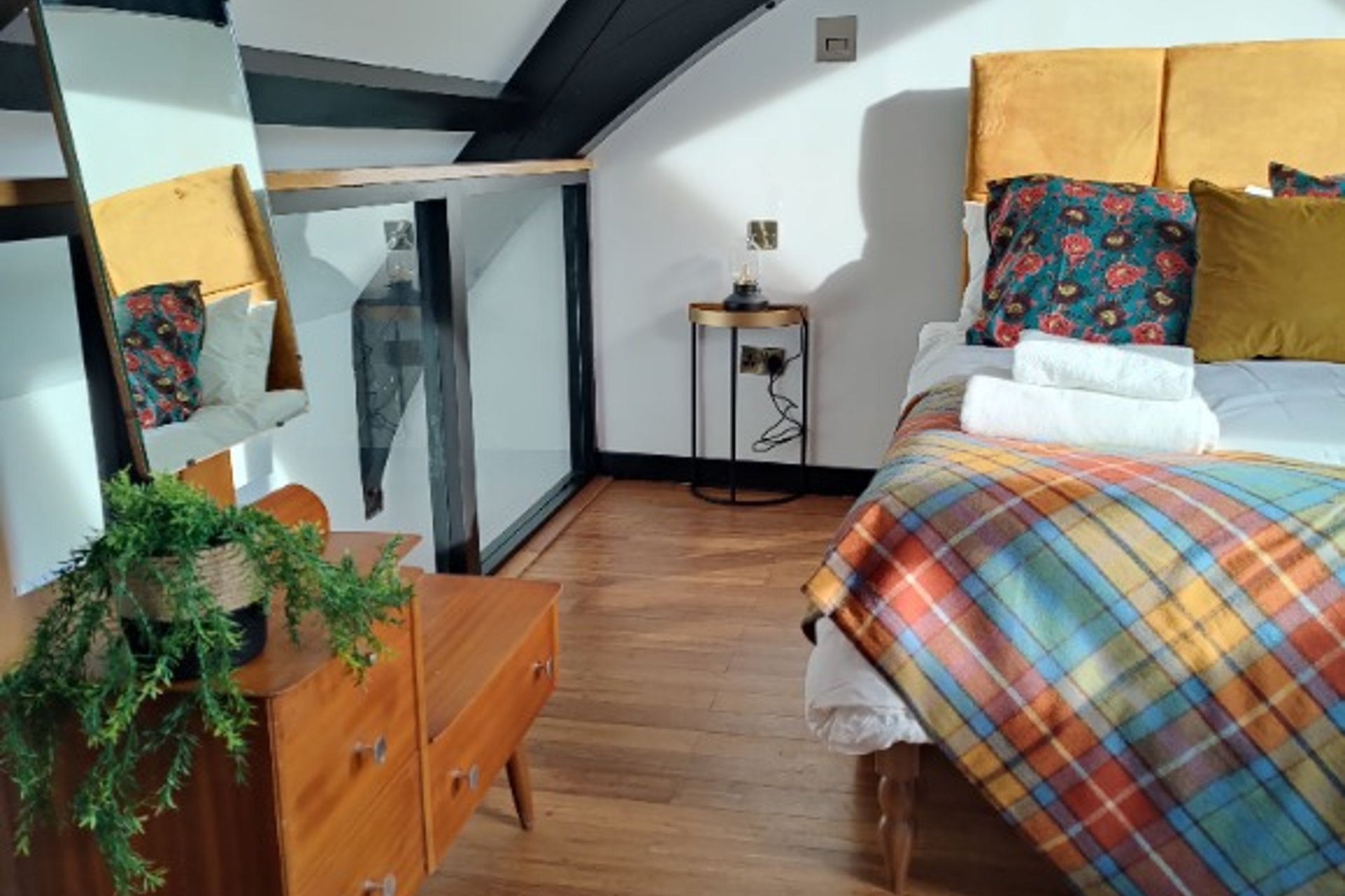 Artists Sanctuary, 53 Lanark Road, Slateford, Edinburgh, EH14 1TL - Picture #2