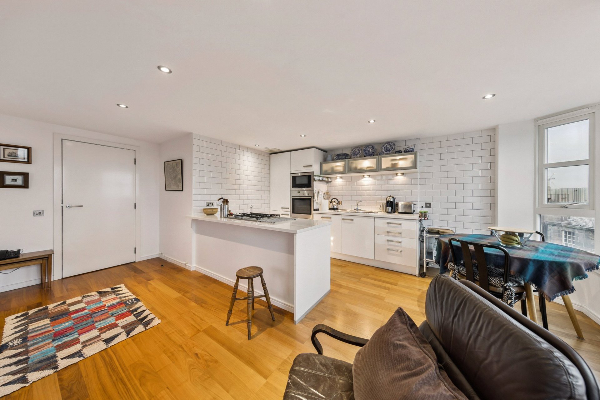 5/1 Park House, 10 Park Circus Place, Park, Glasgow, G3 6AN - Picture #4