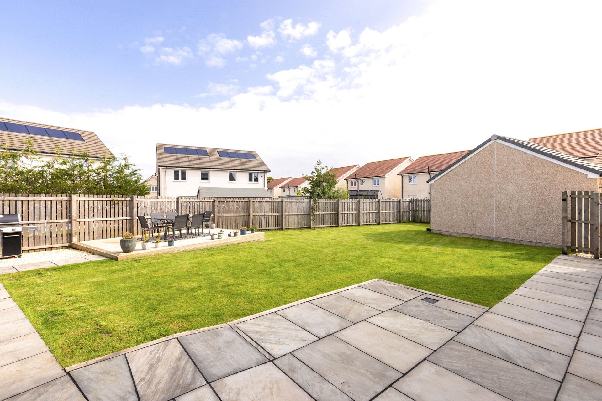 12 Reeforts Avenue, Bilston, Roslin, Midlothian, EH25 9AD - Picture #2