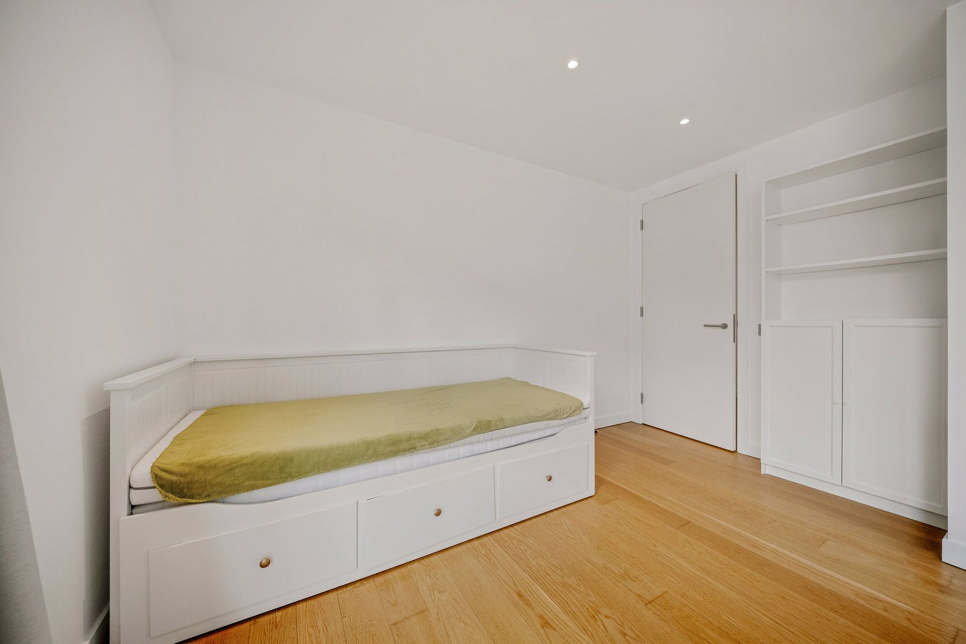 Flat 10, 35 Simpson Loan, Quartermile, Edinburgh, EH3 9GH - Picture #5