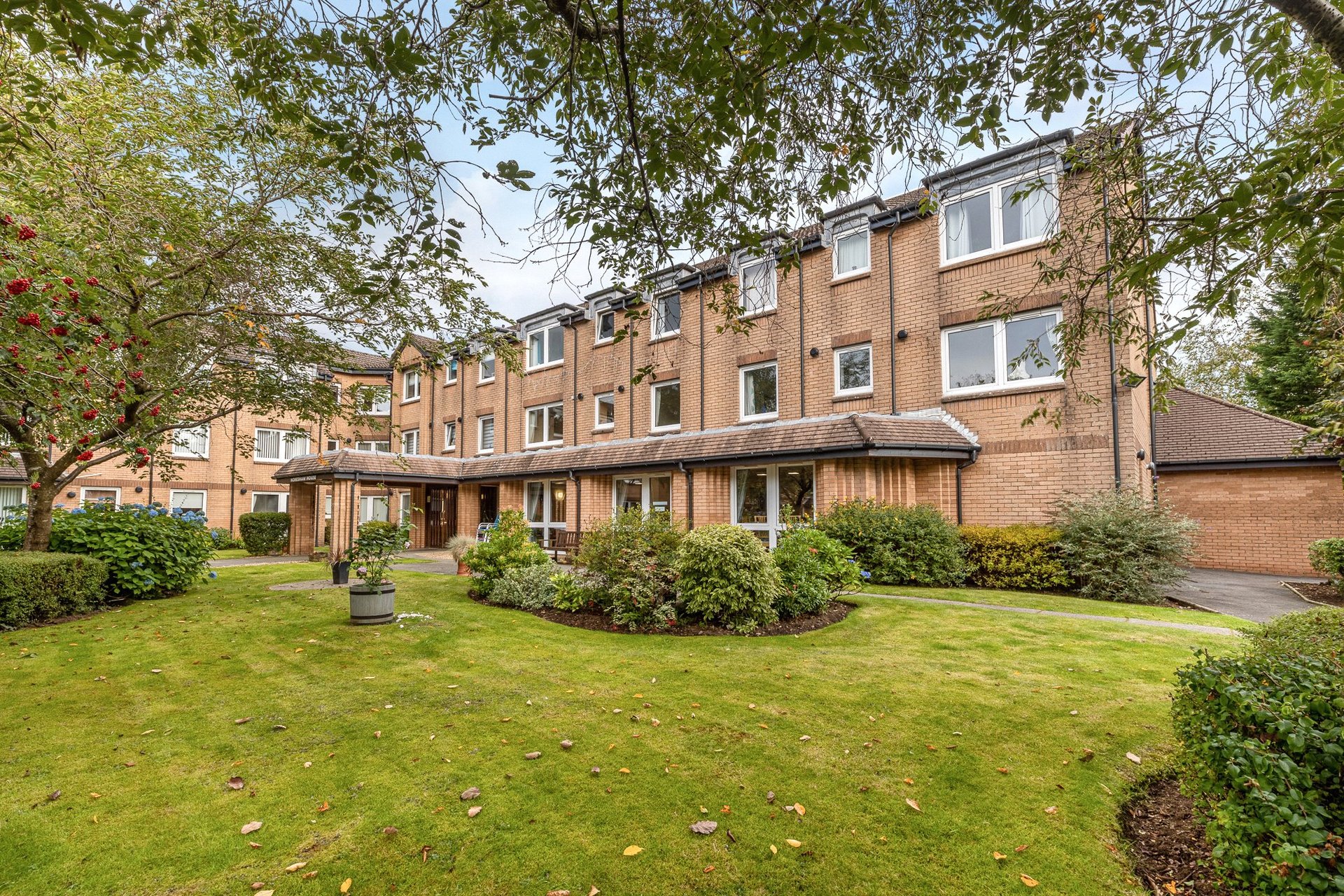 Flat 34, Homeshaw House, 27 Broomhill Gardens, Newton Mearns, Glasgow, East Renfrewshire, G77 5HP - Picture #2