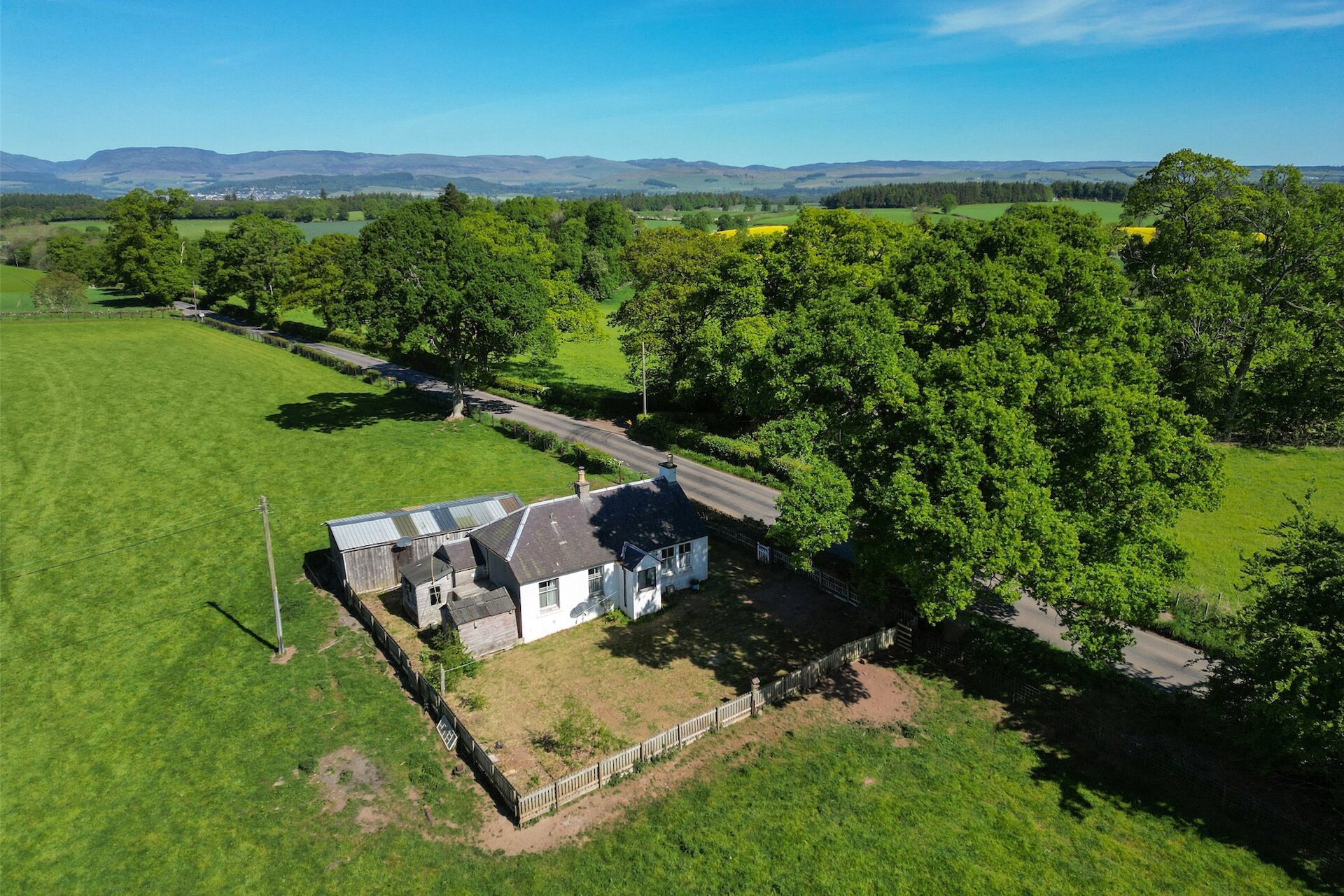 Machany Cottage, Auchterarder, Perth and Kinross, PH3 1NW - Picture #1