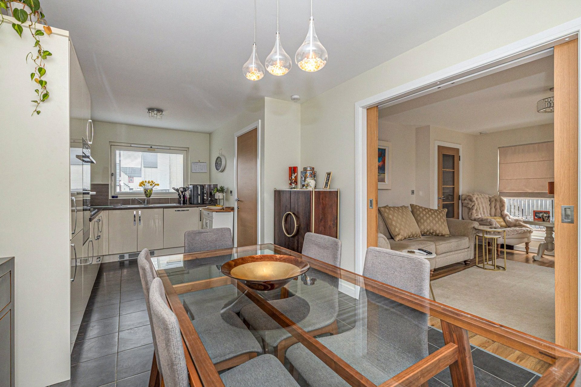 3 Picketlaw Lane, Eaglesham, G76 0BN - Picture #9