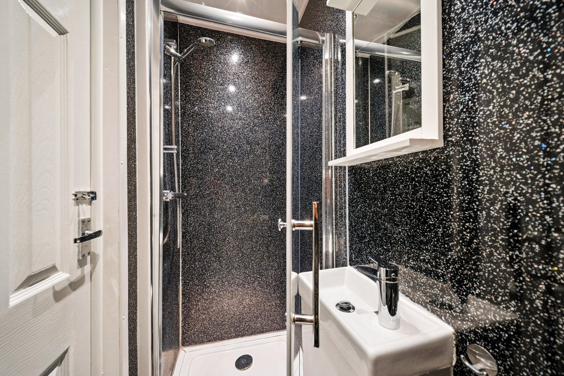 15/4 Caledonian Place, Edinburgh, EH11 2AW - Picture #16