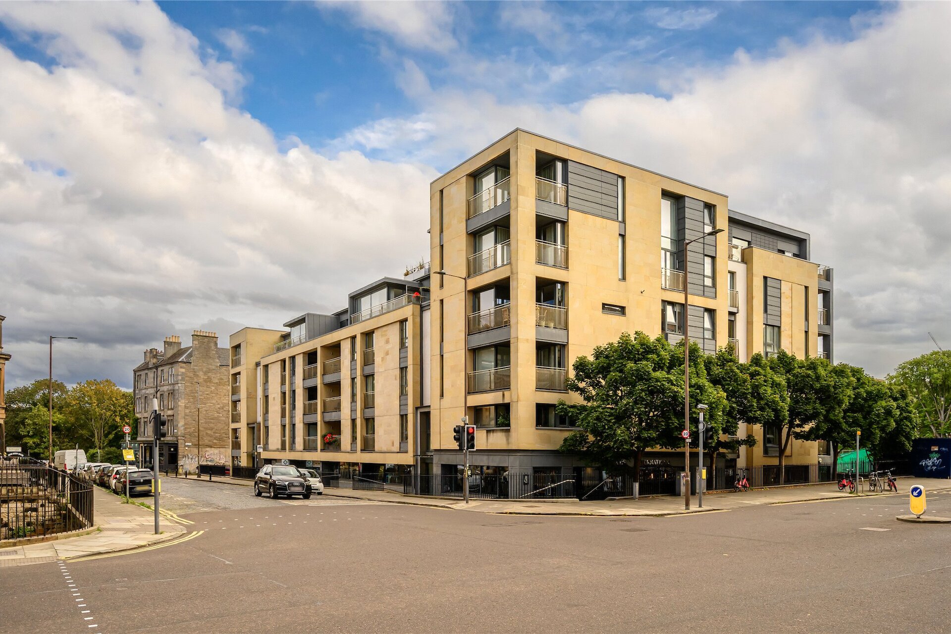 Flat 7, 2 Eyre Place, Edinburgh, EH3 5EP - Picture #1