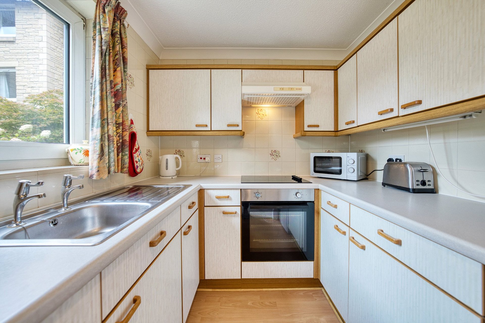 Flat 12, Fairview Court, 46 Main Street, Milngavie, Glasgow, East Dunbartonshire, G62 6BU - Picture #9