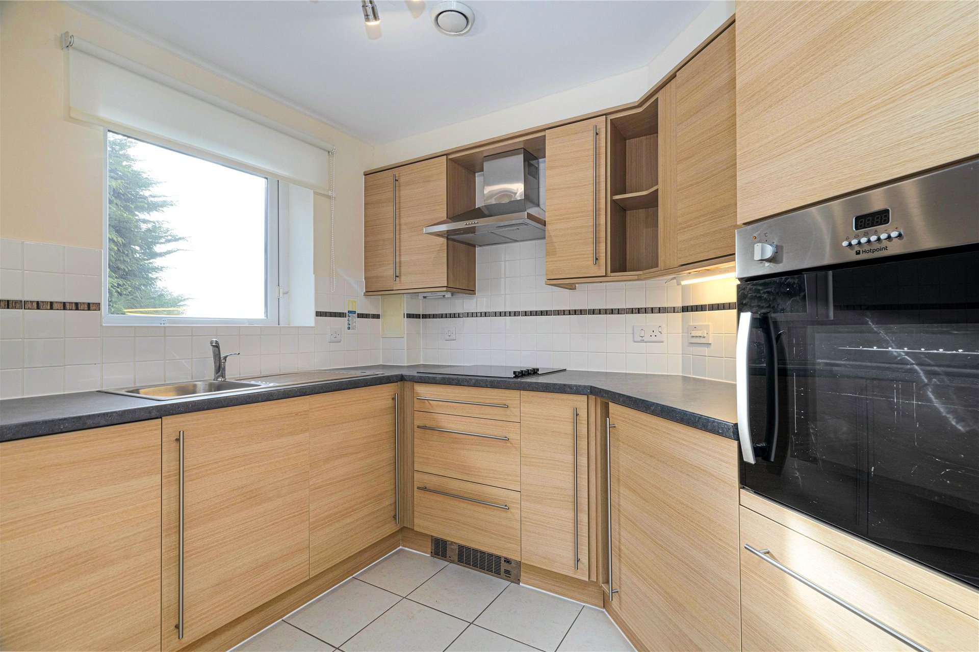 Flat 7, Hilltree Court, 96 Fenwick Road, Giffnock, Glasgow, East Renfrewshire, G46 6AA - Picture #8