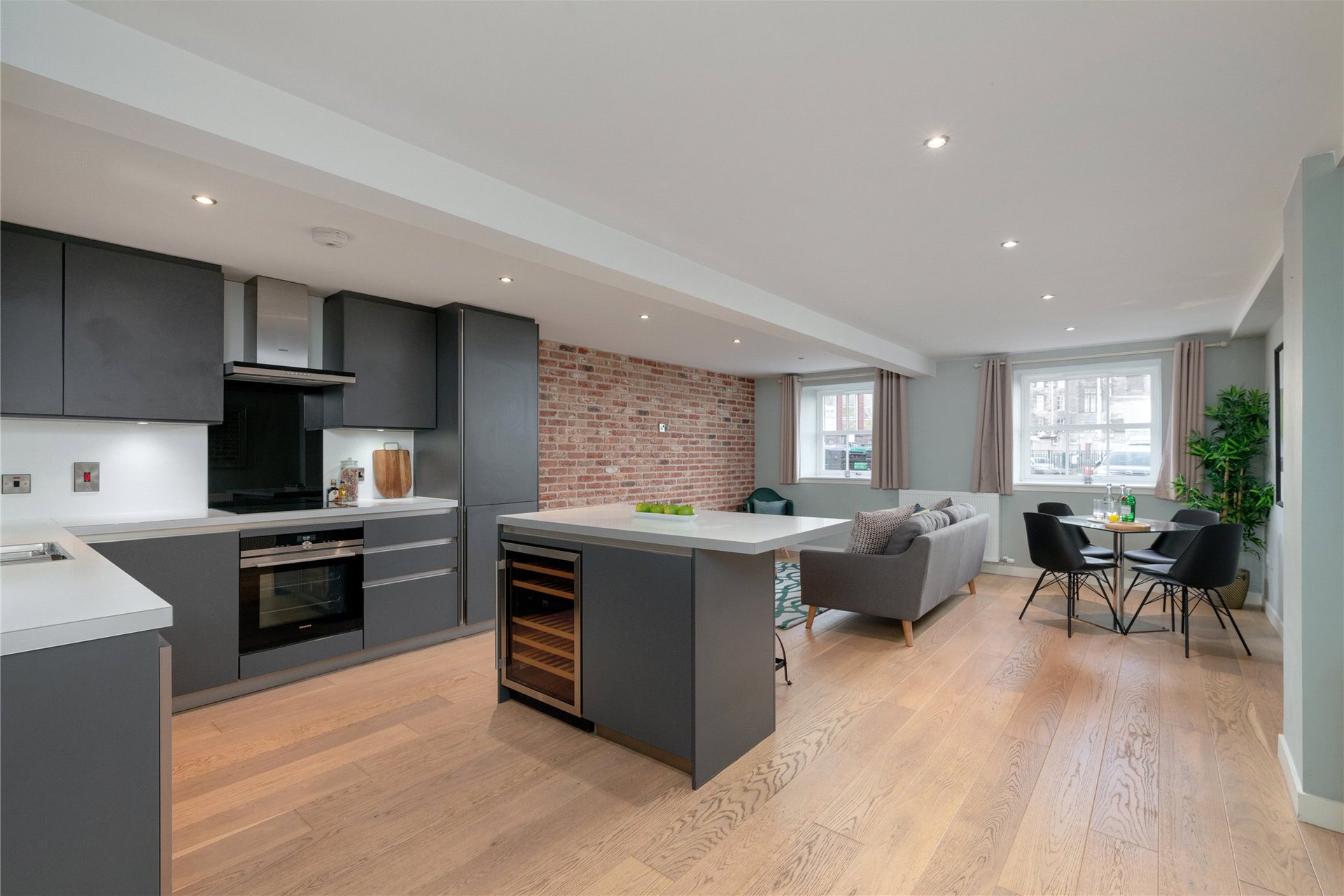 Flat 2, 9 Duncan Place, Edinburgh, Midlothian, EH6 8HW - Picture #1
