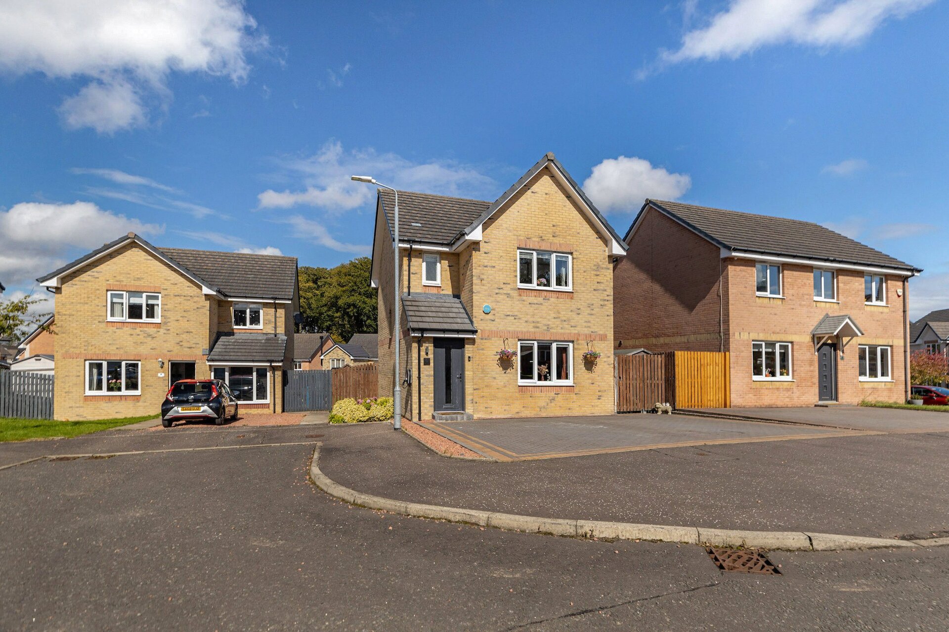 6 Daisy Place, Newton Mearns, Glasgow, G77 6FW - Picture #1