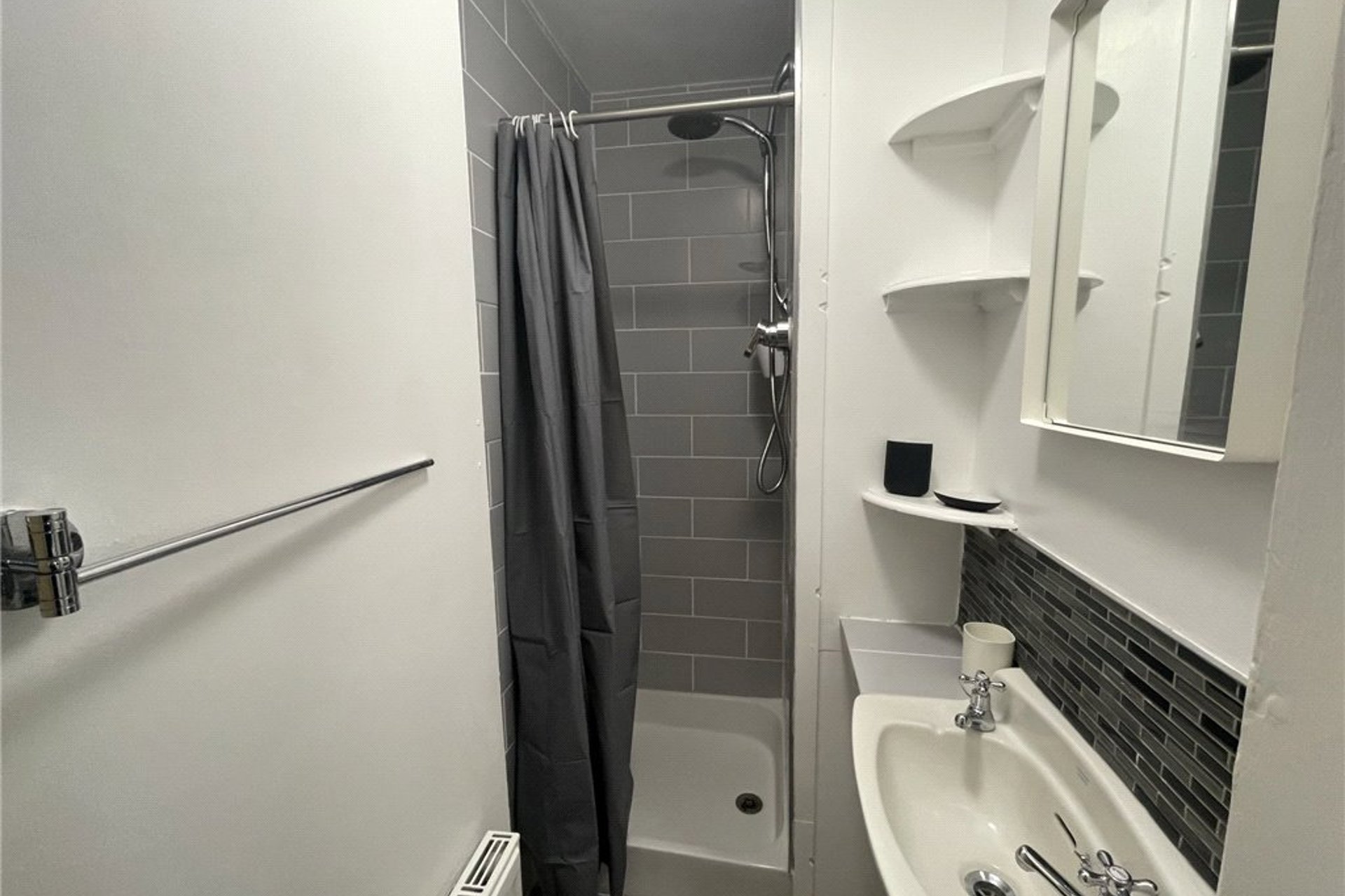 2/2 Springfield Buildings, Edinburgh, EH6 5EG - Picture #5