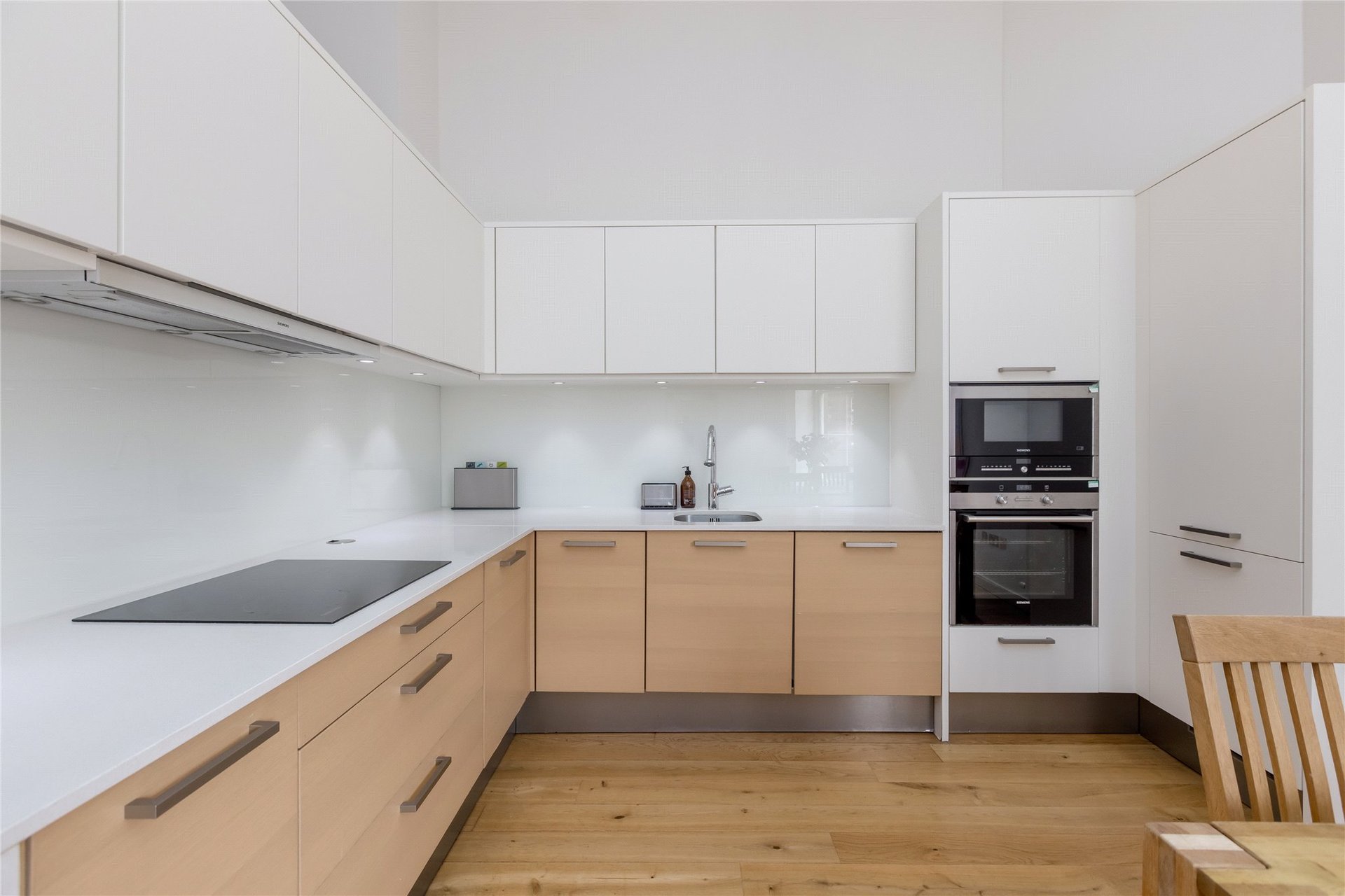 Flat 13, 16 Simpson Loan, Edinburgh, Midlothian, EH3 9BB - Picture #2