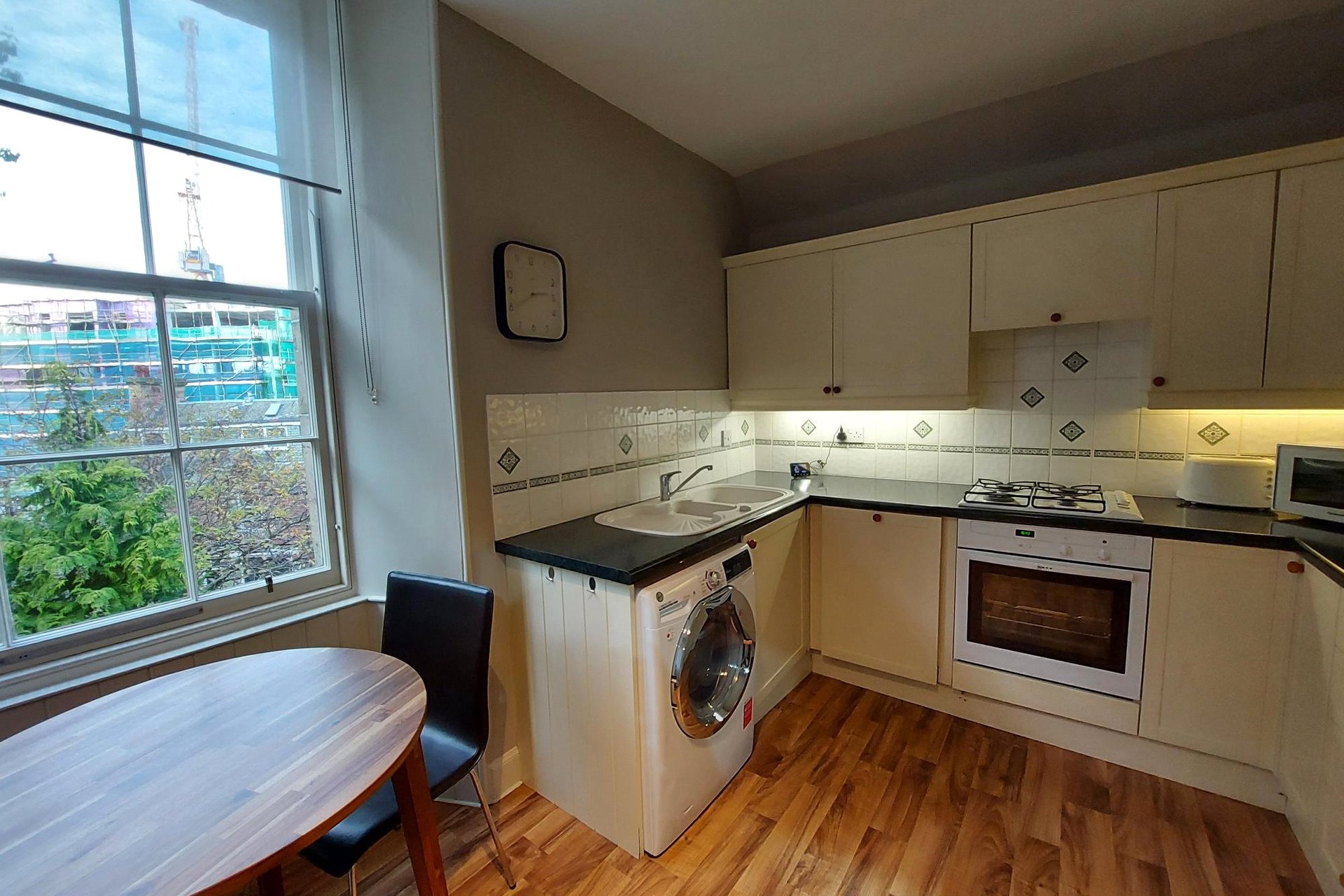 3/2 Rothesay Mews, West End, Edinburgh, EH3 7SG - Picture #2